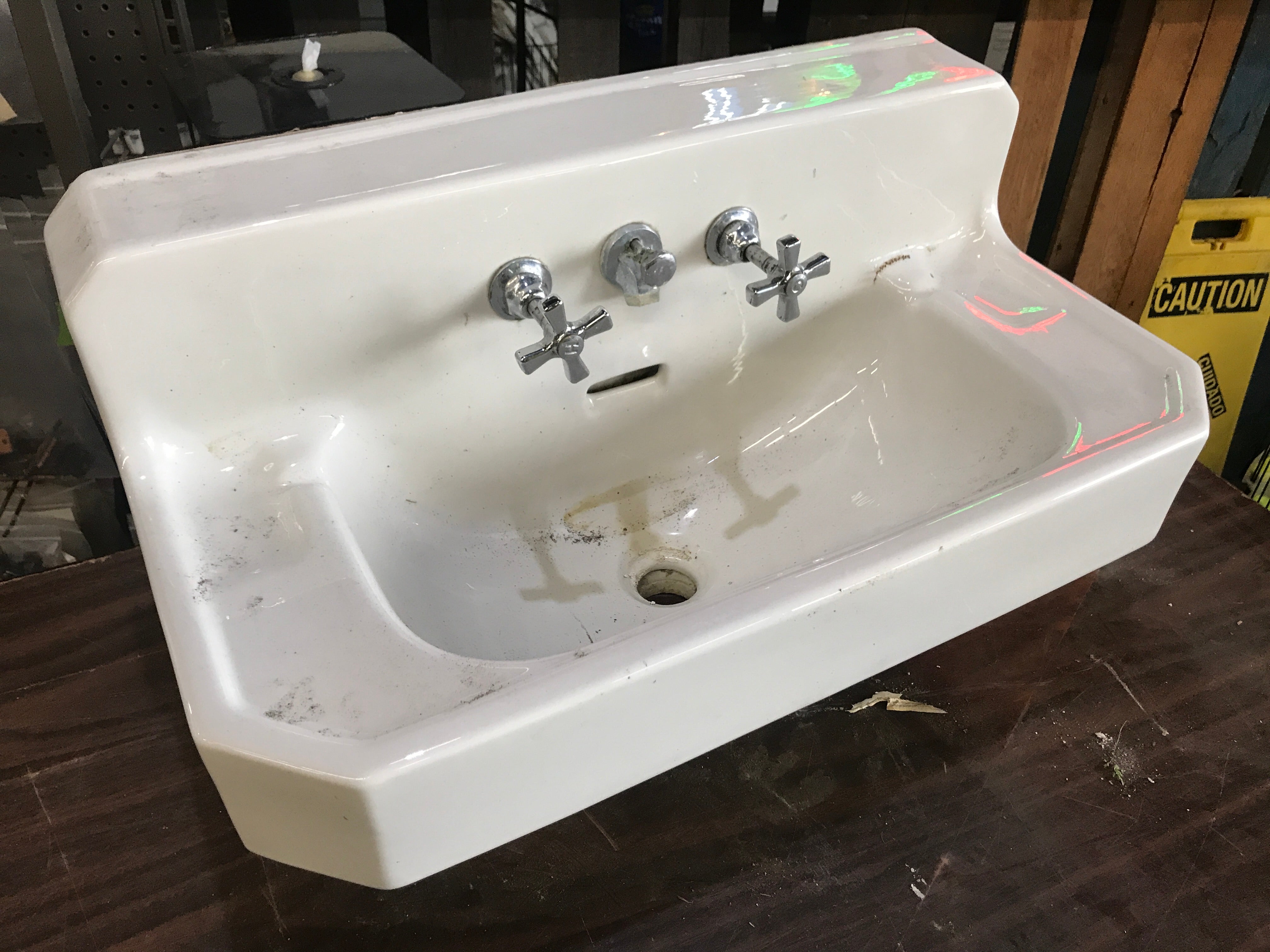 Square edge sink