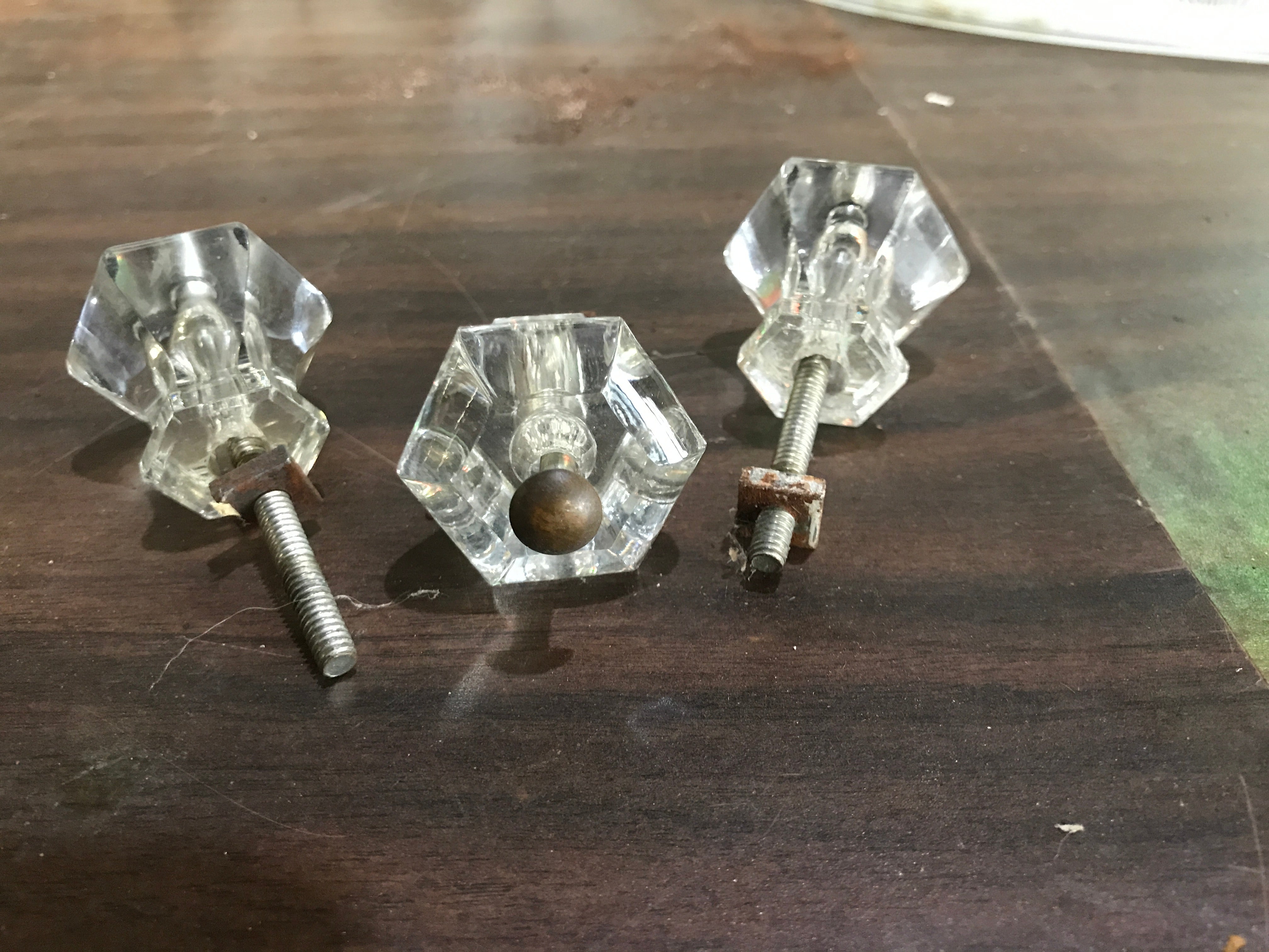 Glass cabinet knobs