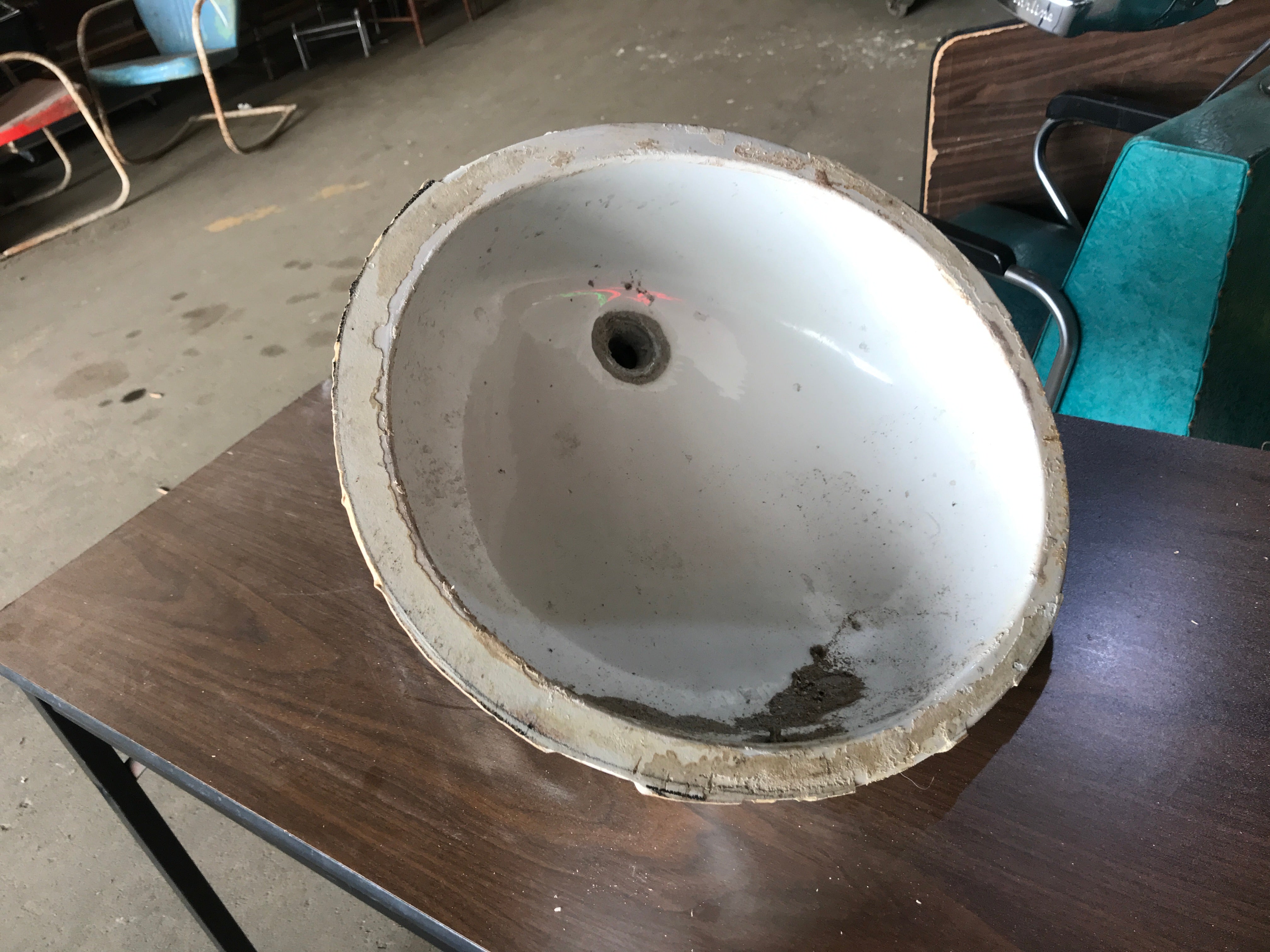 Undermount sink