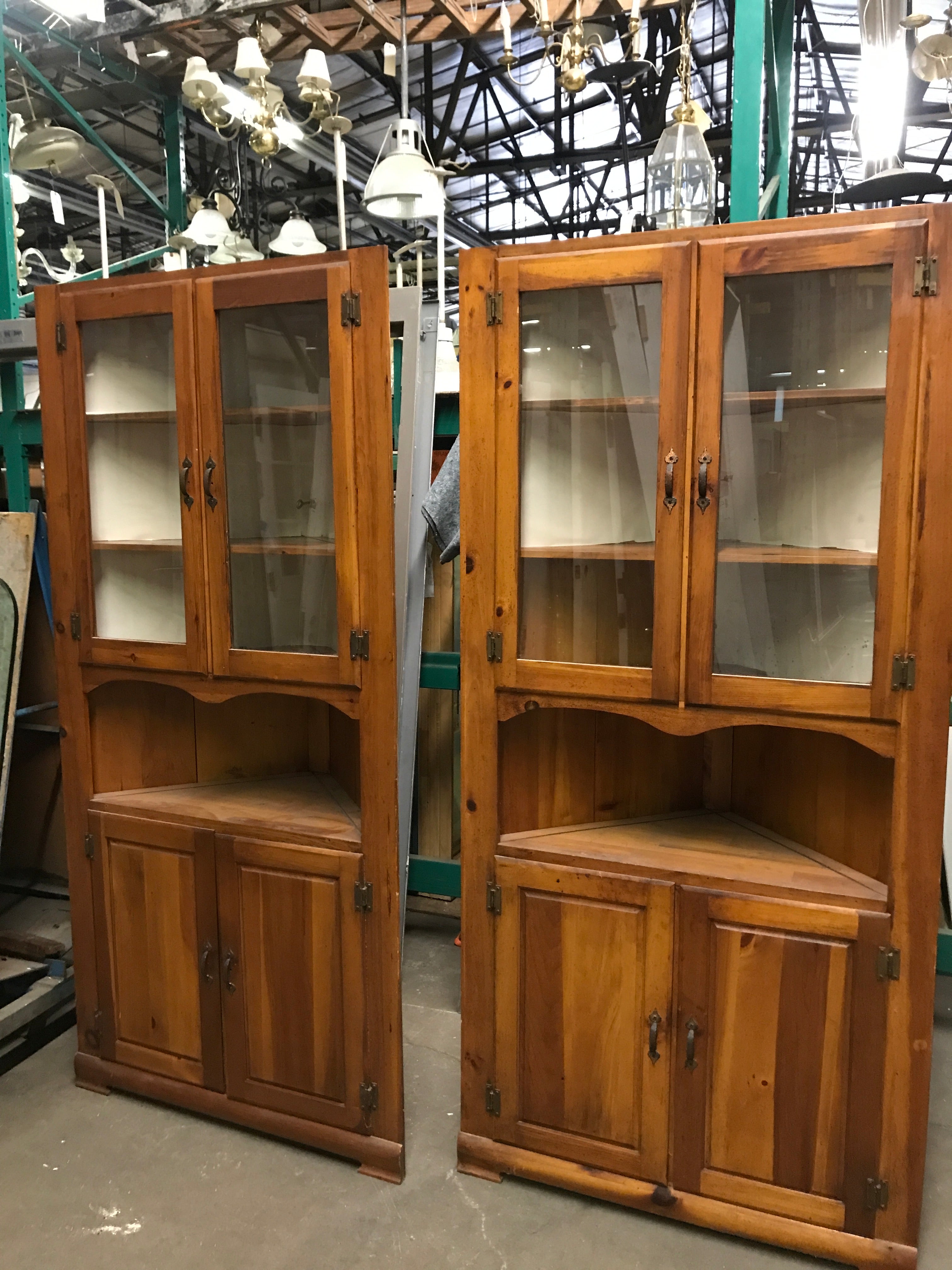 Corner Cabinet Hutch