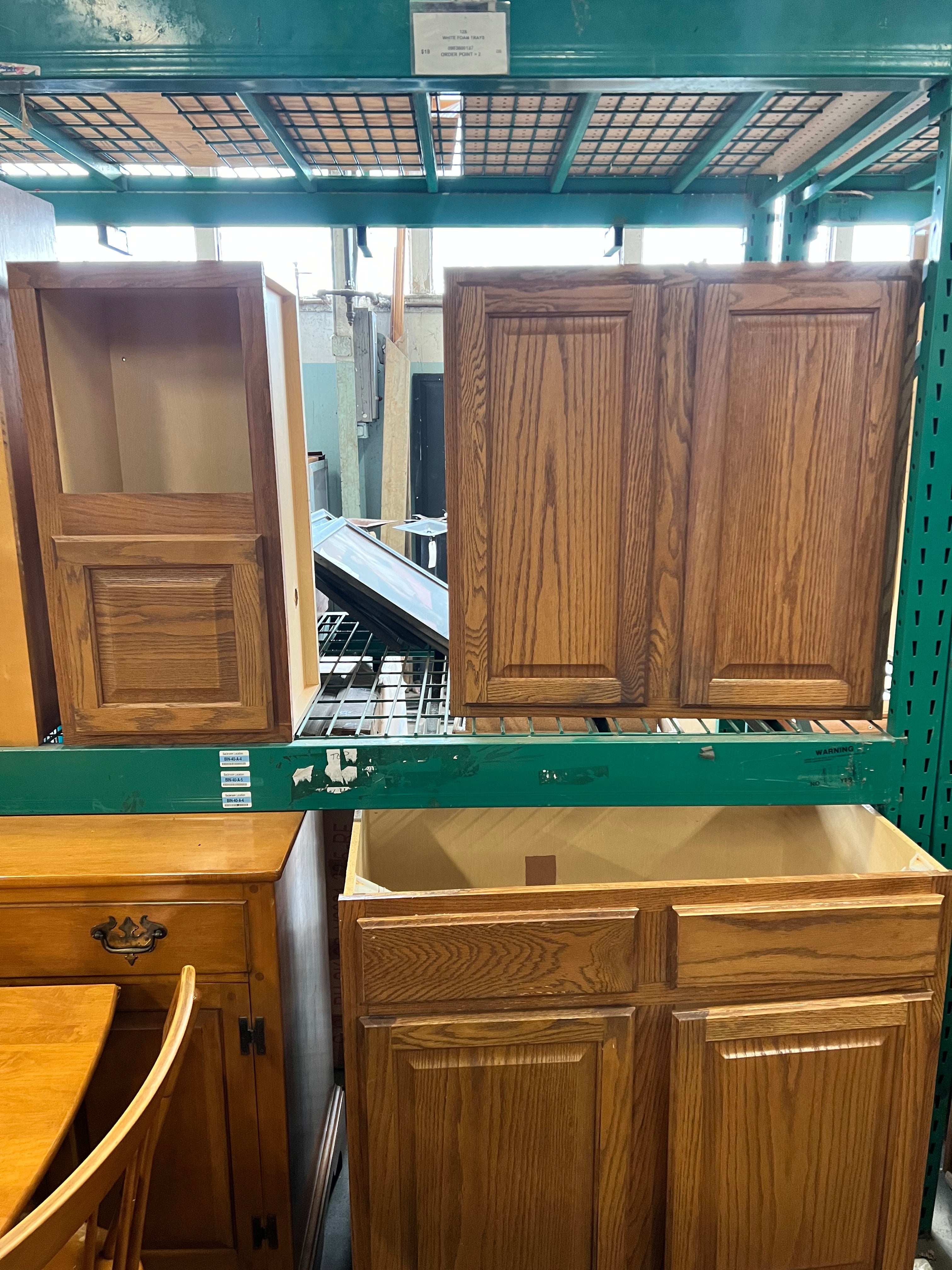 Cabinet set