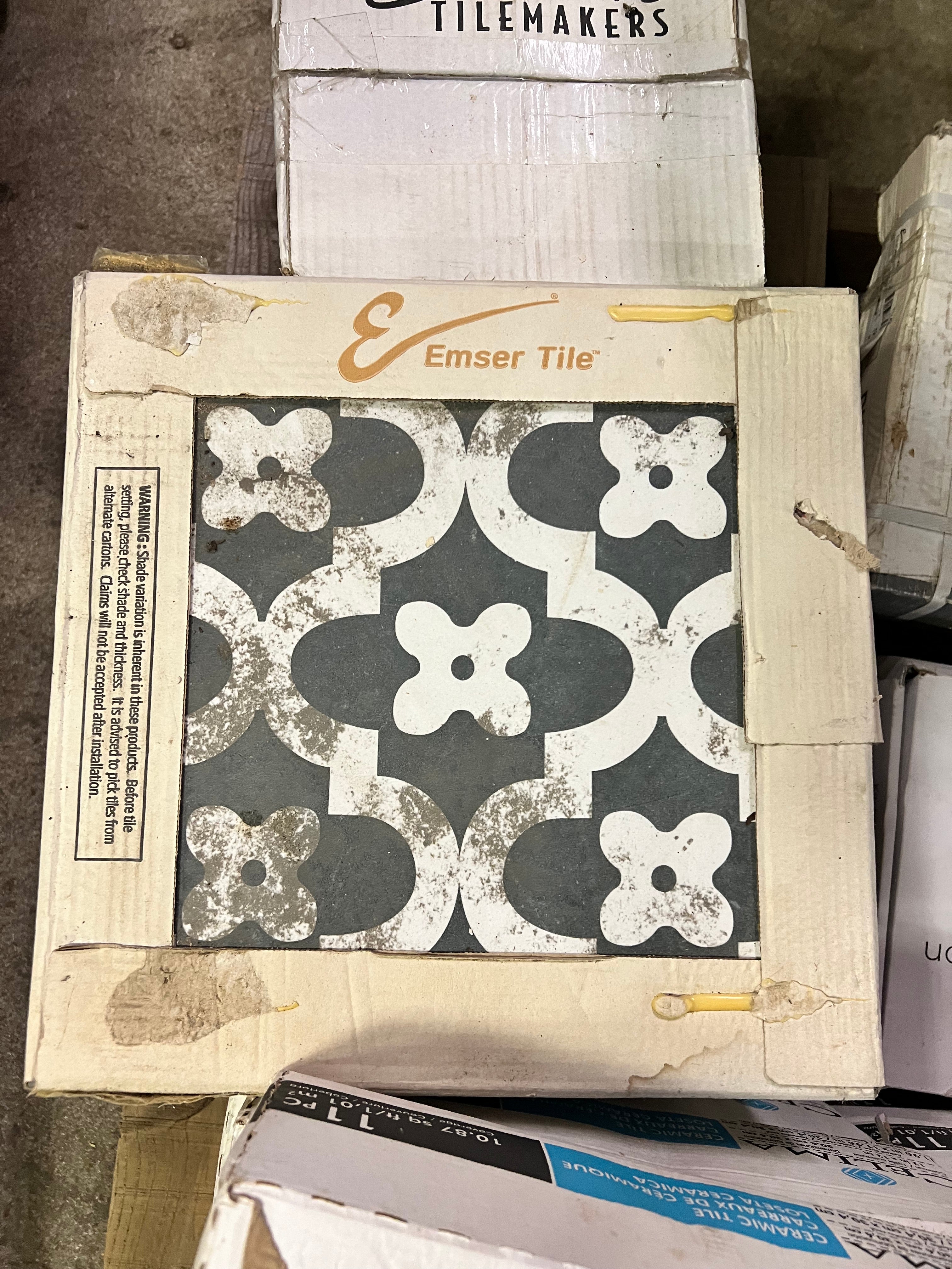 Chilo grey tile