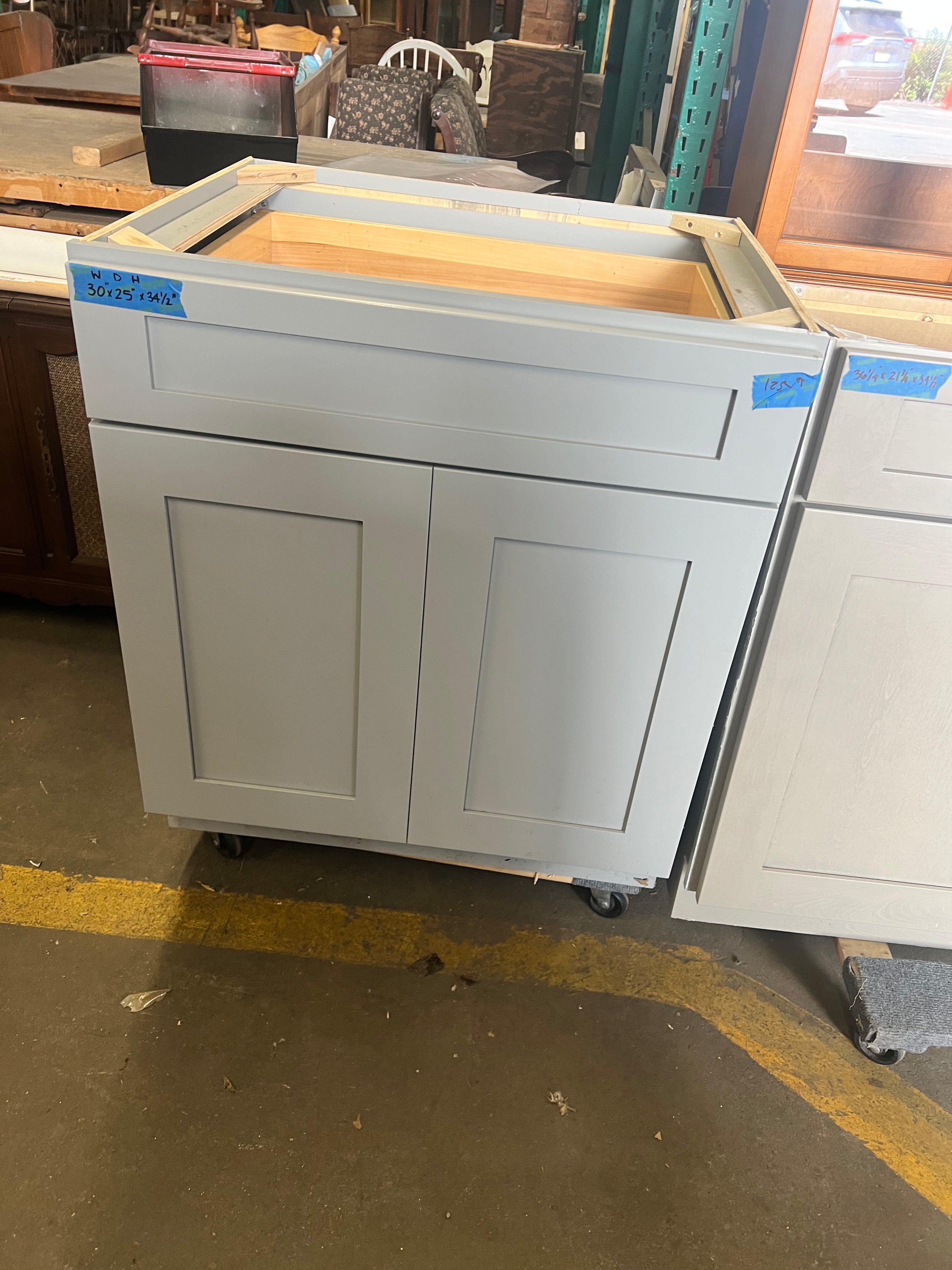 Base cabinet gray