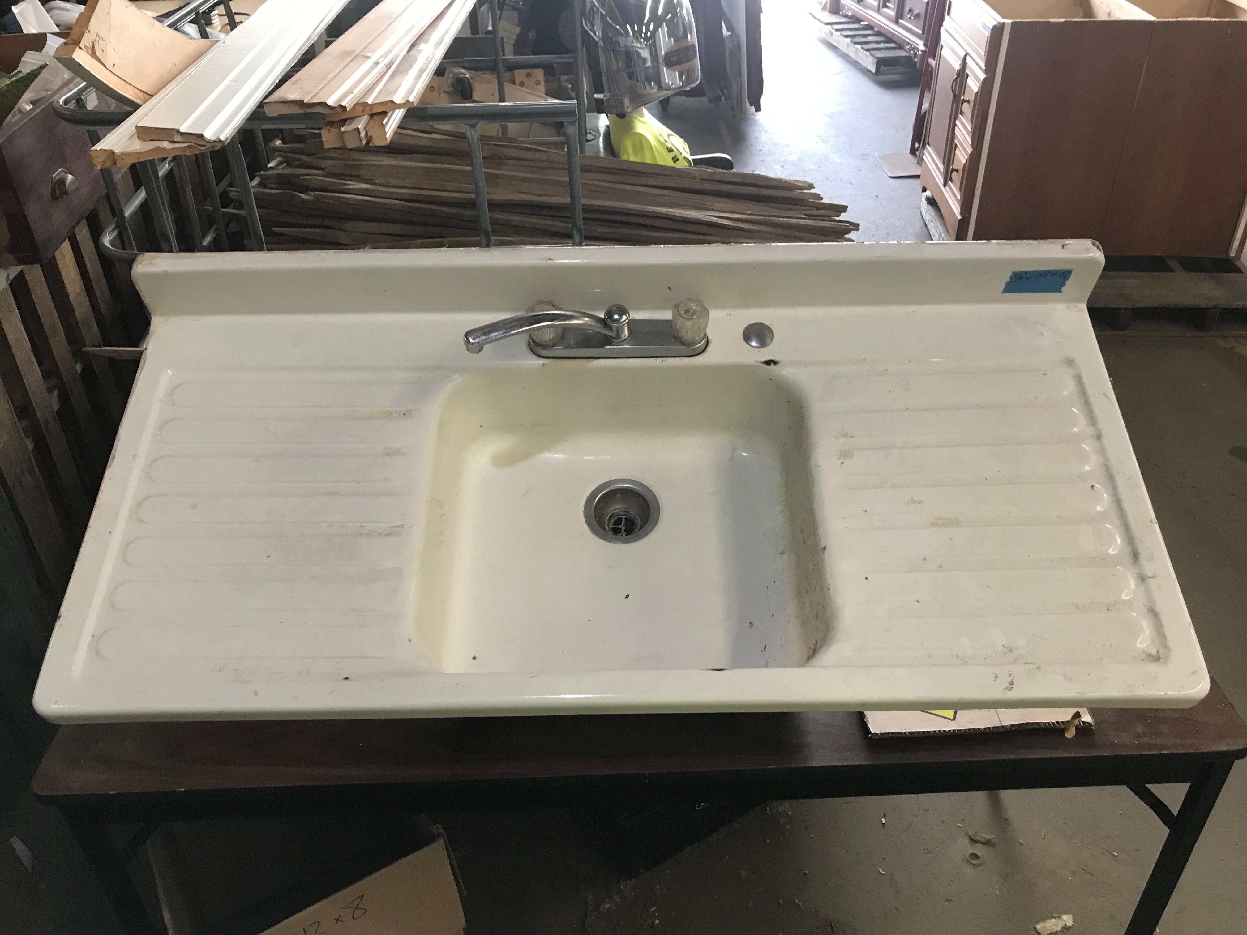 Washboard farm sink