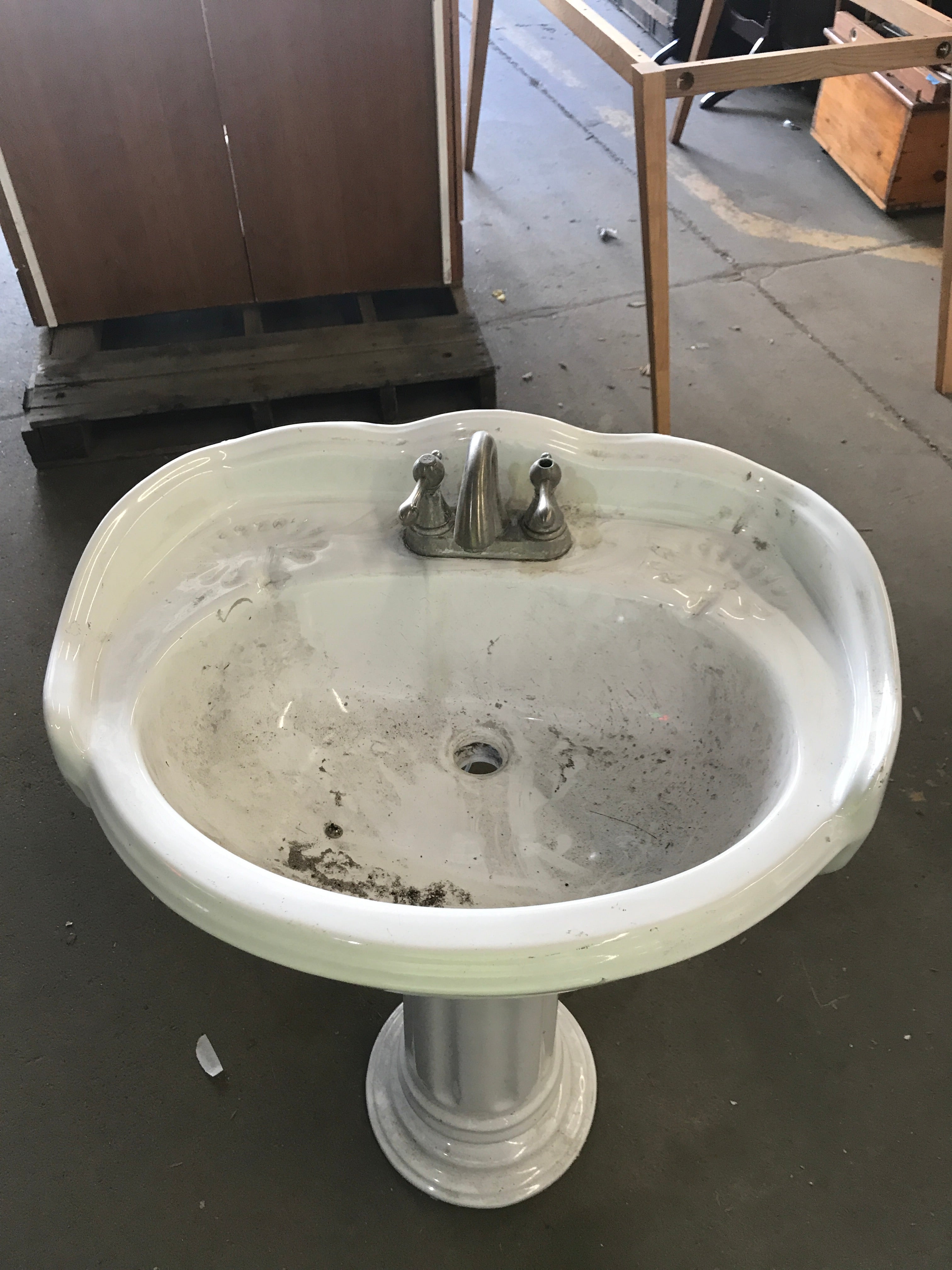 Pedestal Sink