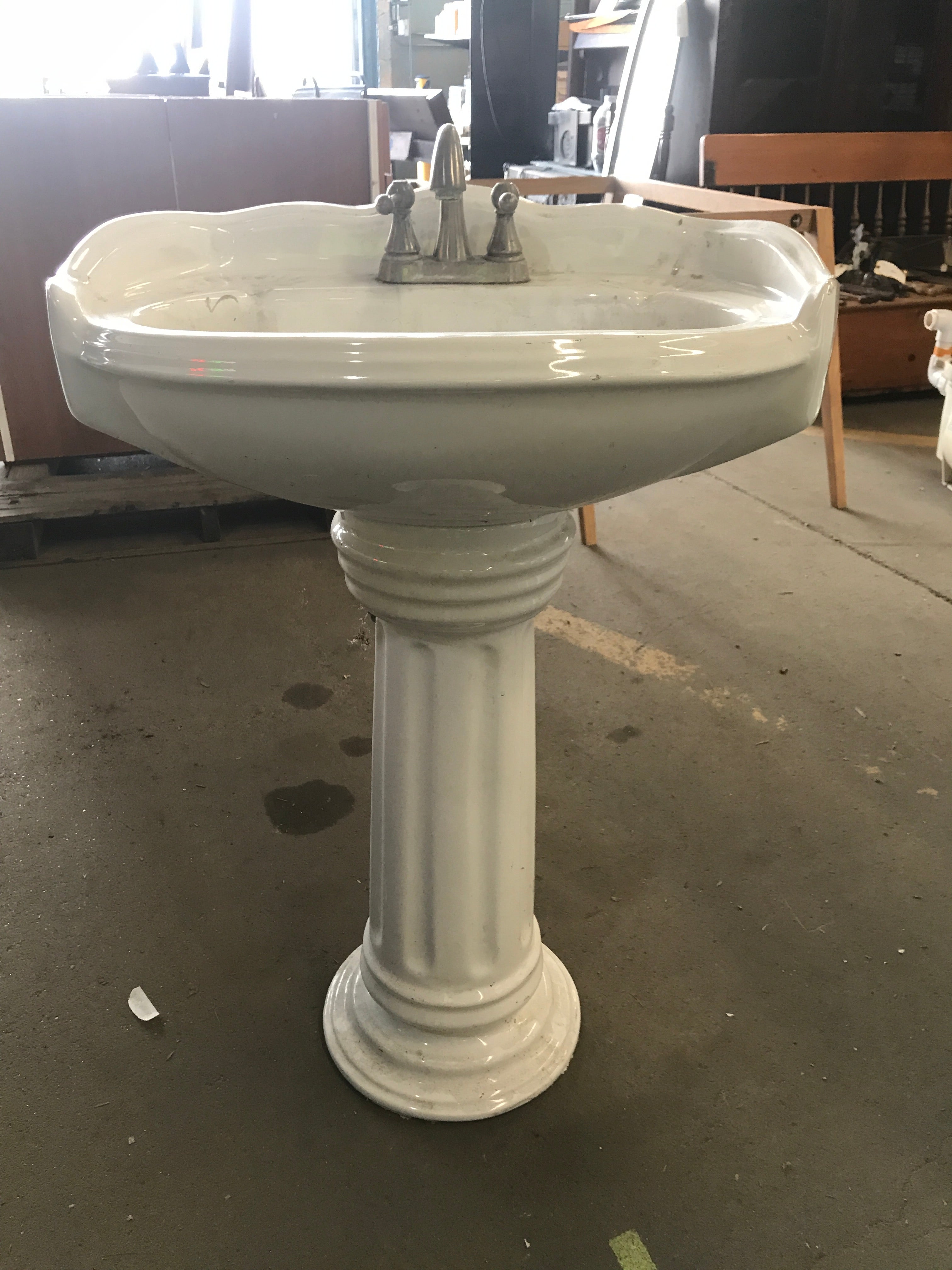 Pedestal Sink
