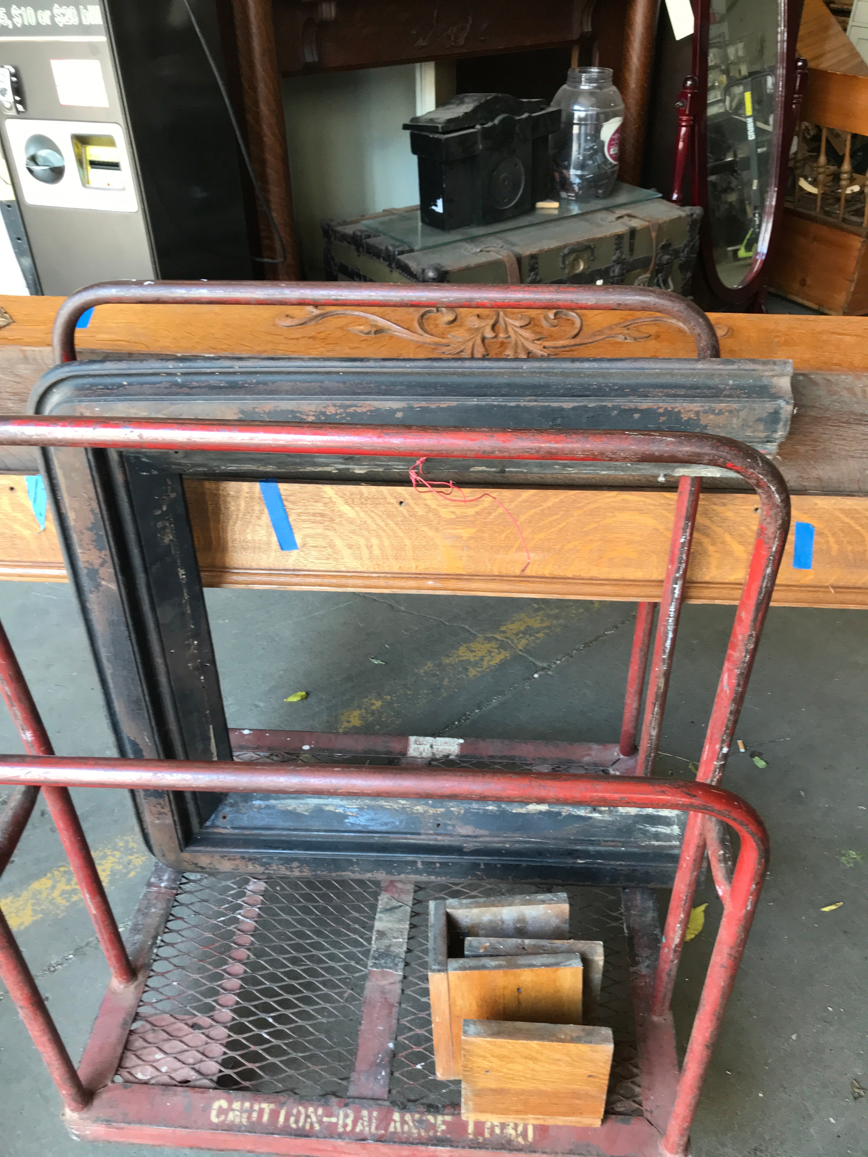 Iron mantle piece