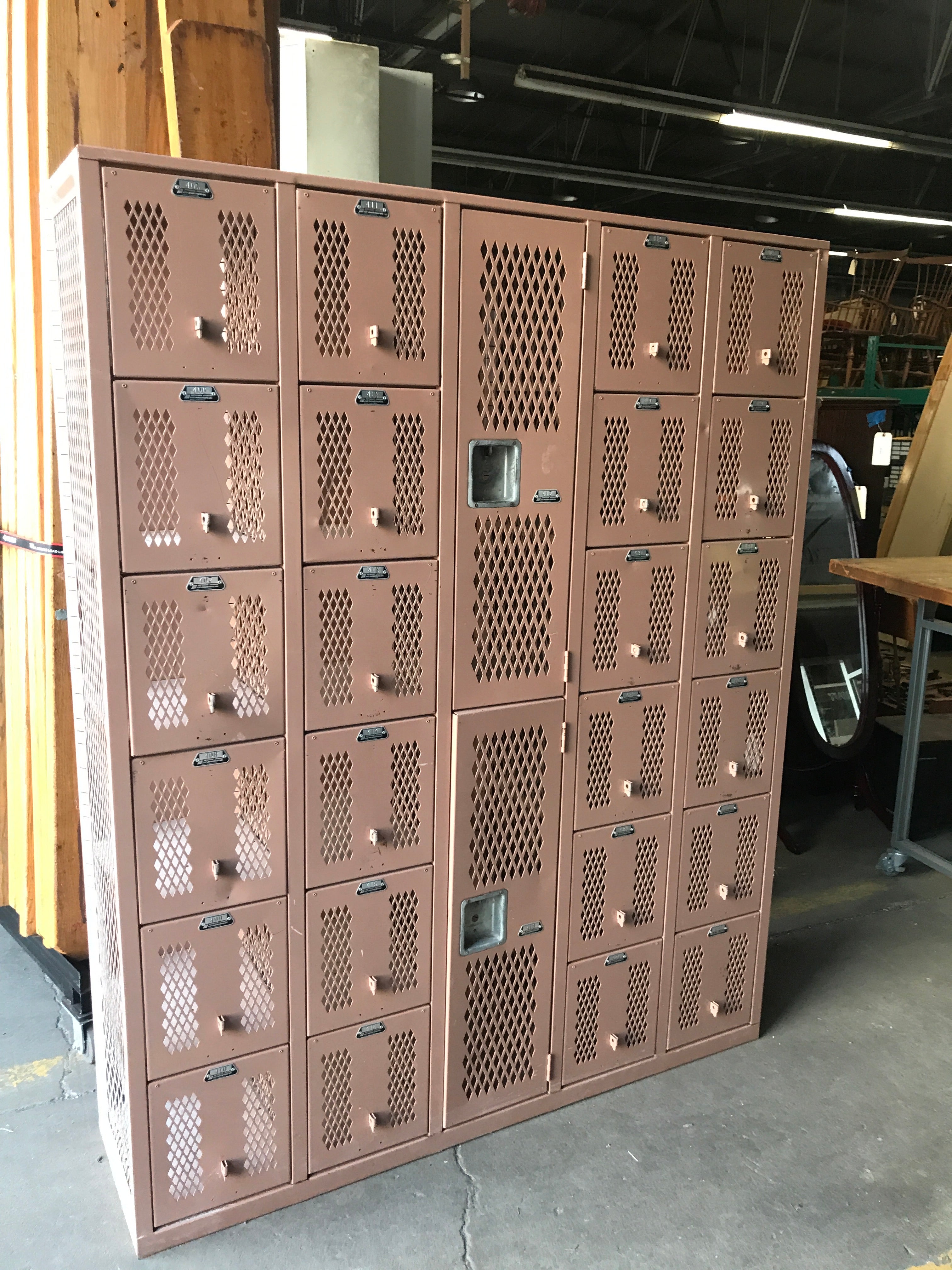 Ventilated lockers