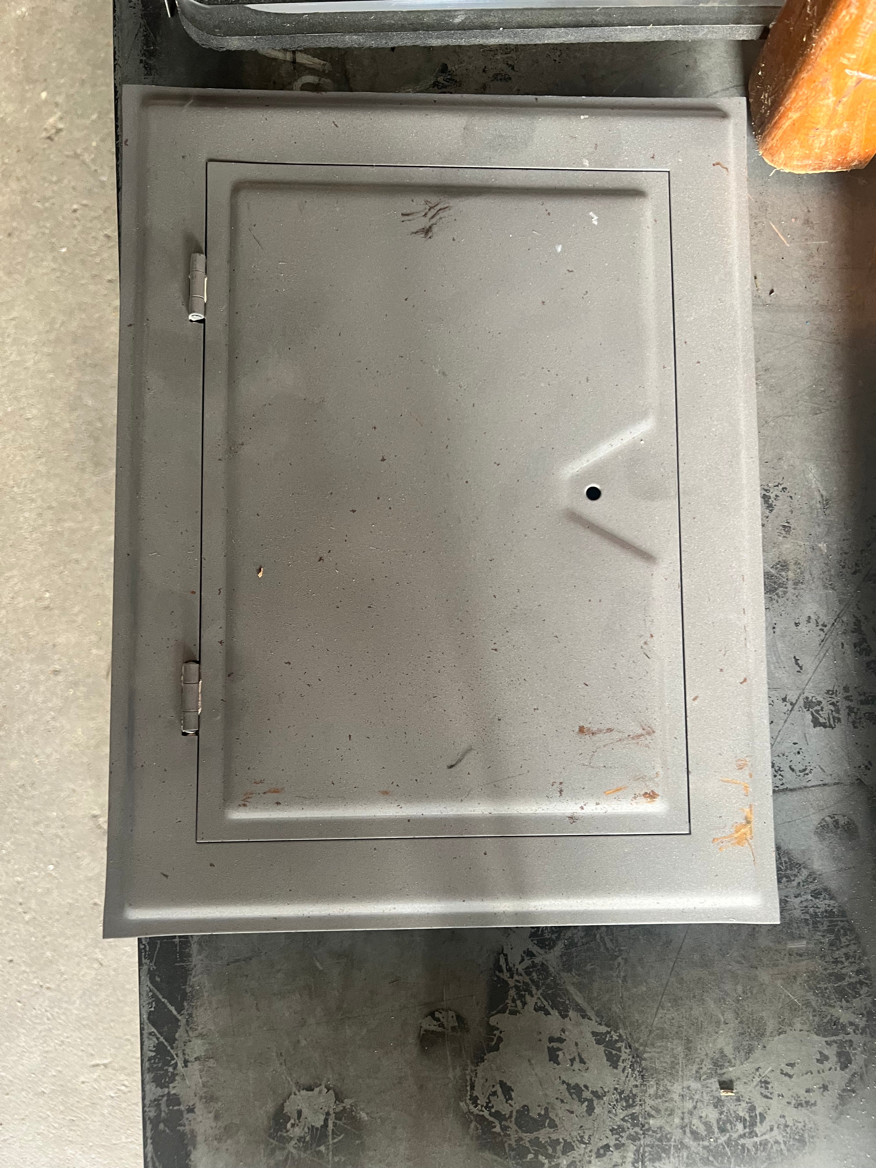 Laundry chute door