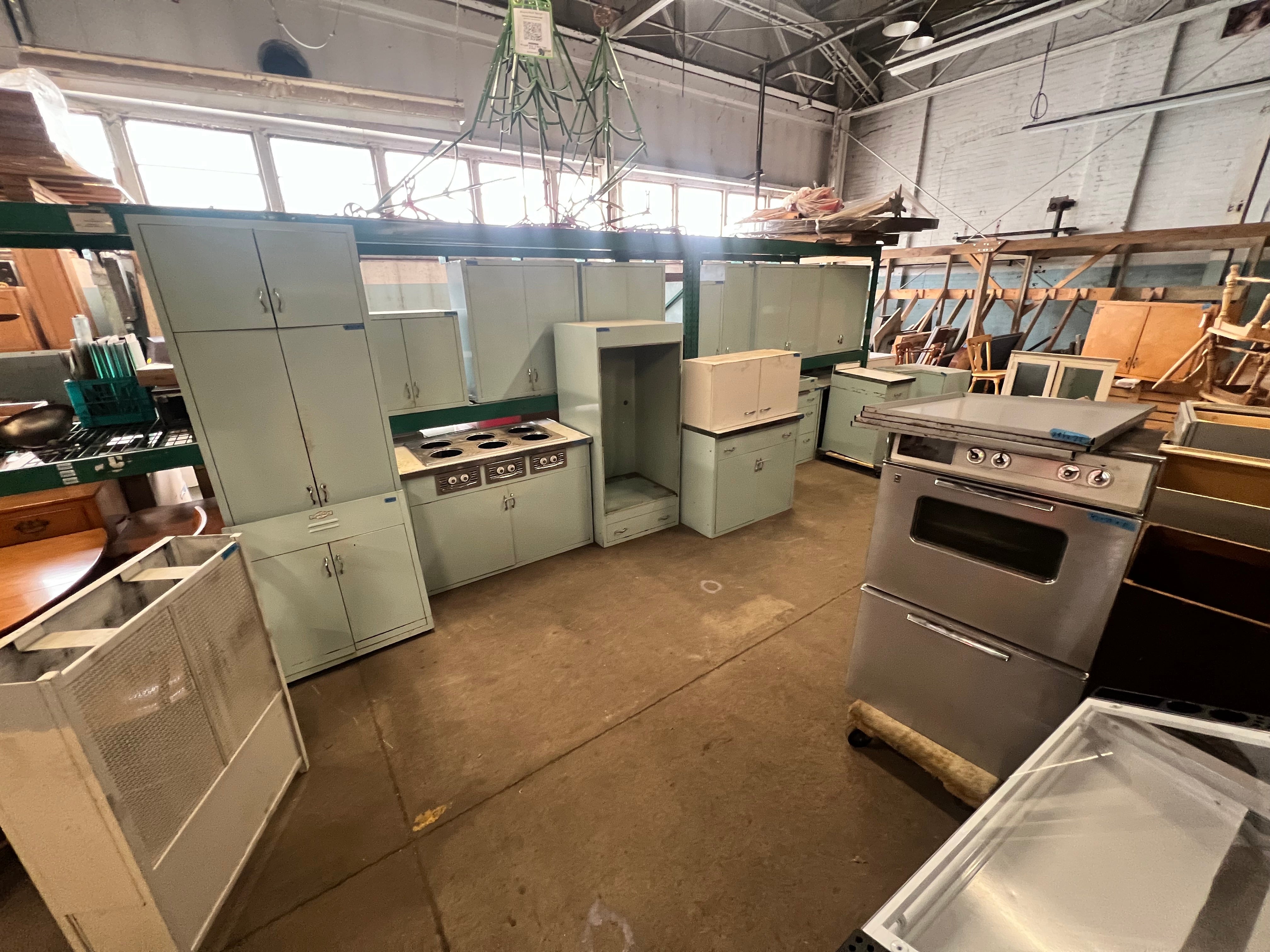 Jamestown Complete Metal Kitchen Set