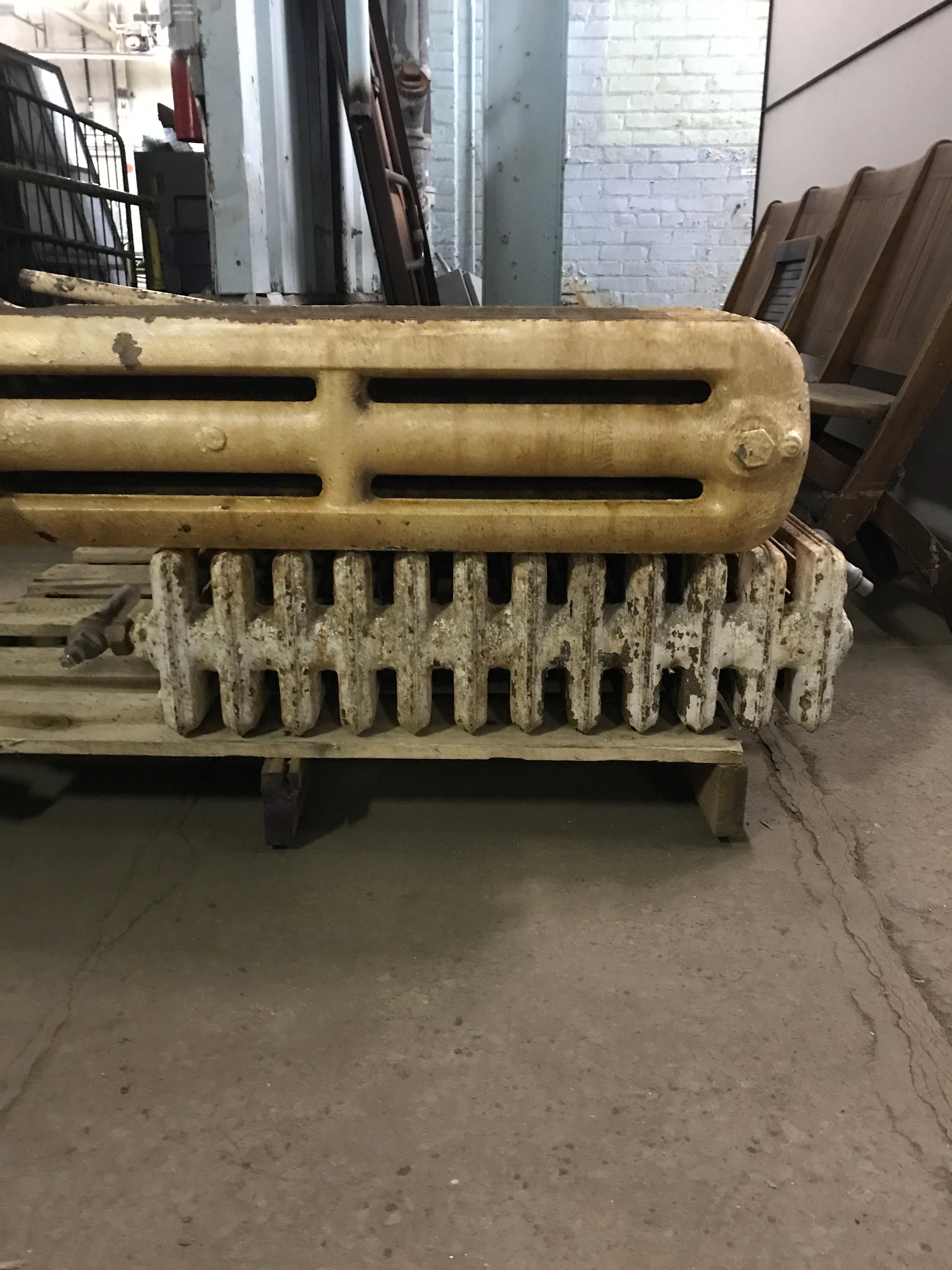 Twelve fin radiator