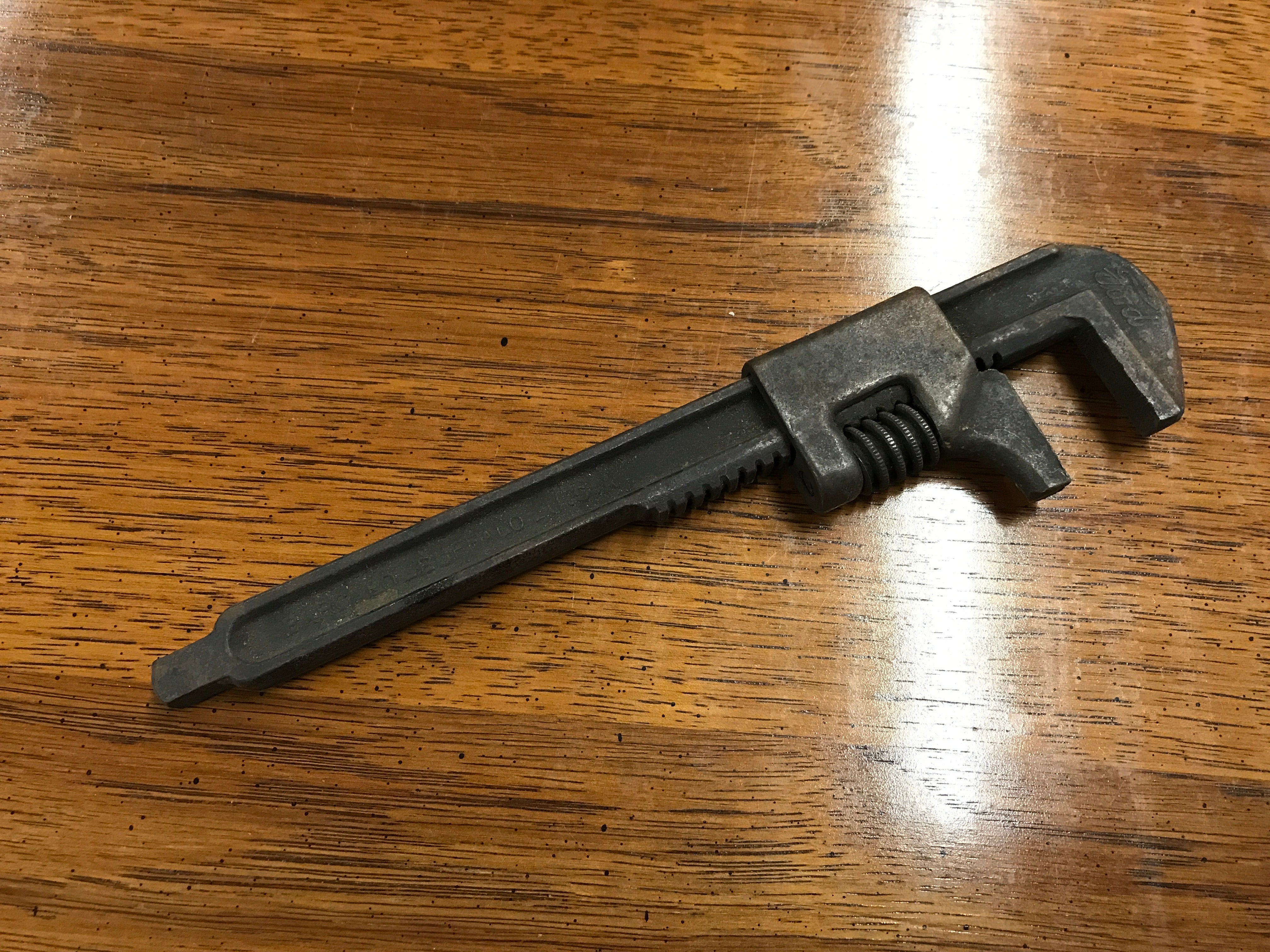 Metal Pipe Wrench