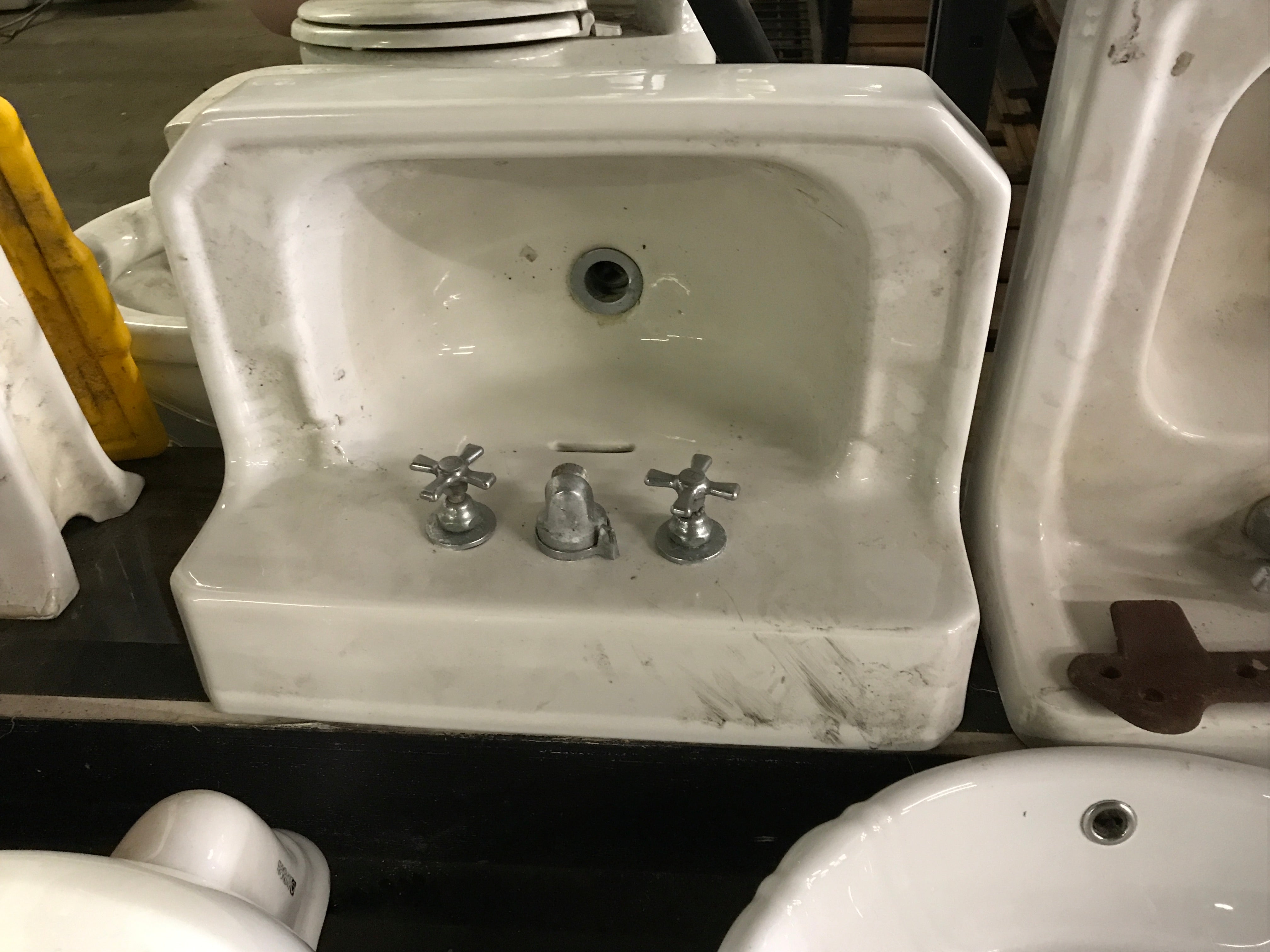 Bathroom sink