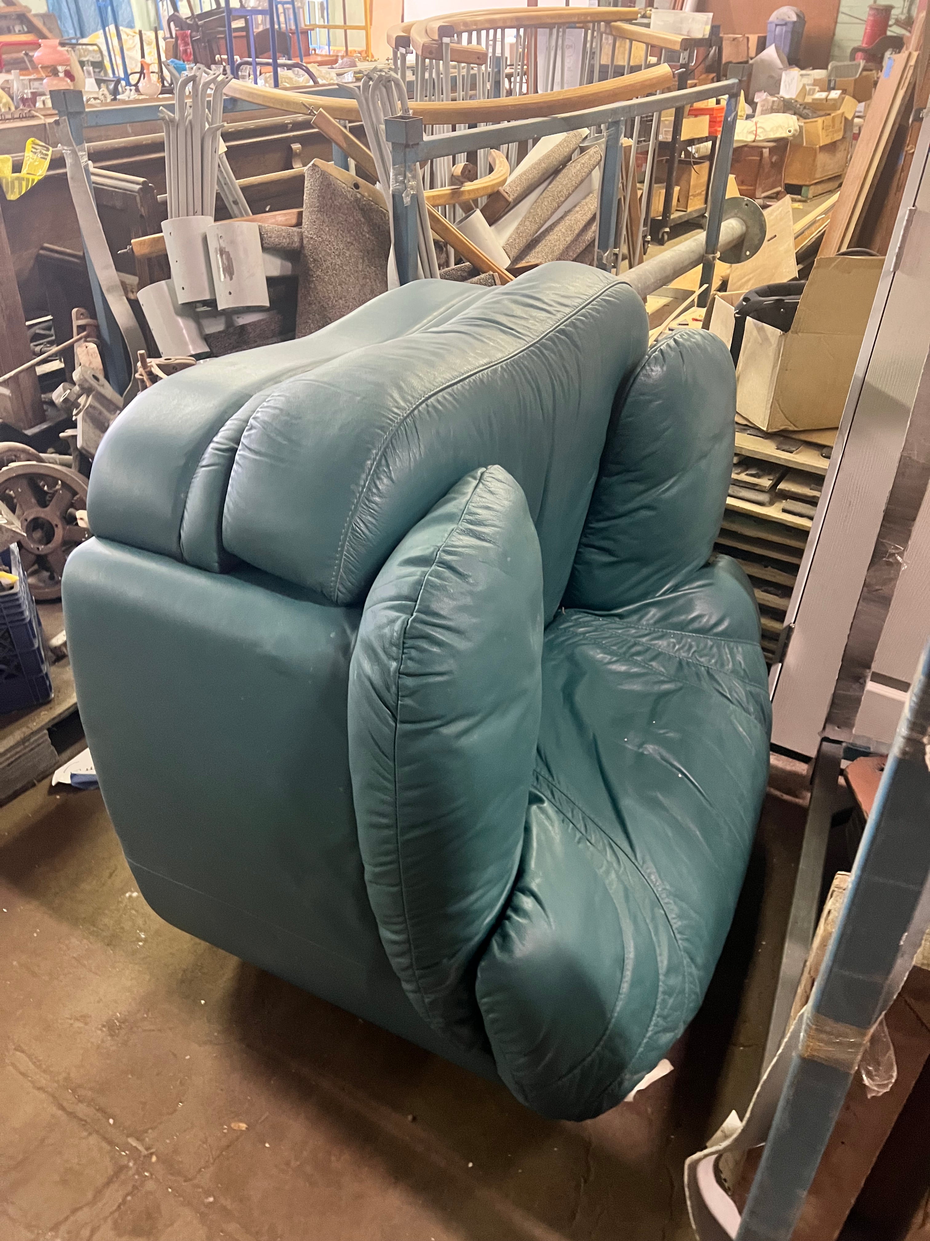 Green Leather Chair w Footrest
