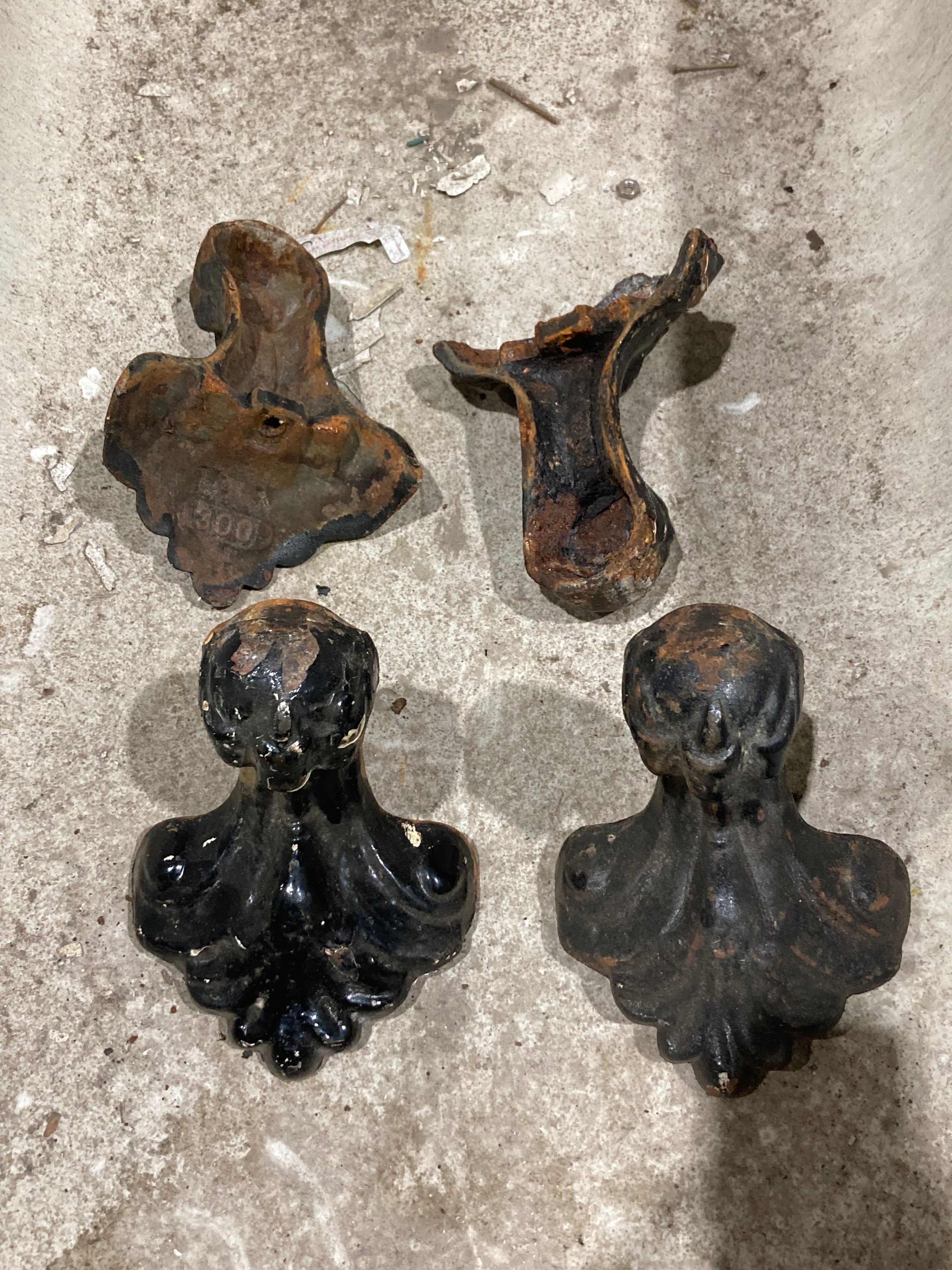 Cast Iron Claw Feet (#4)