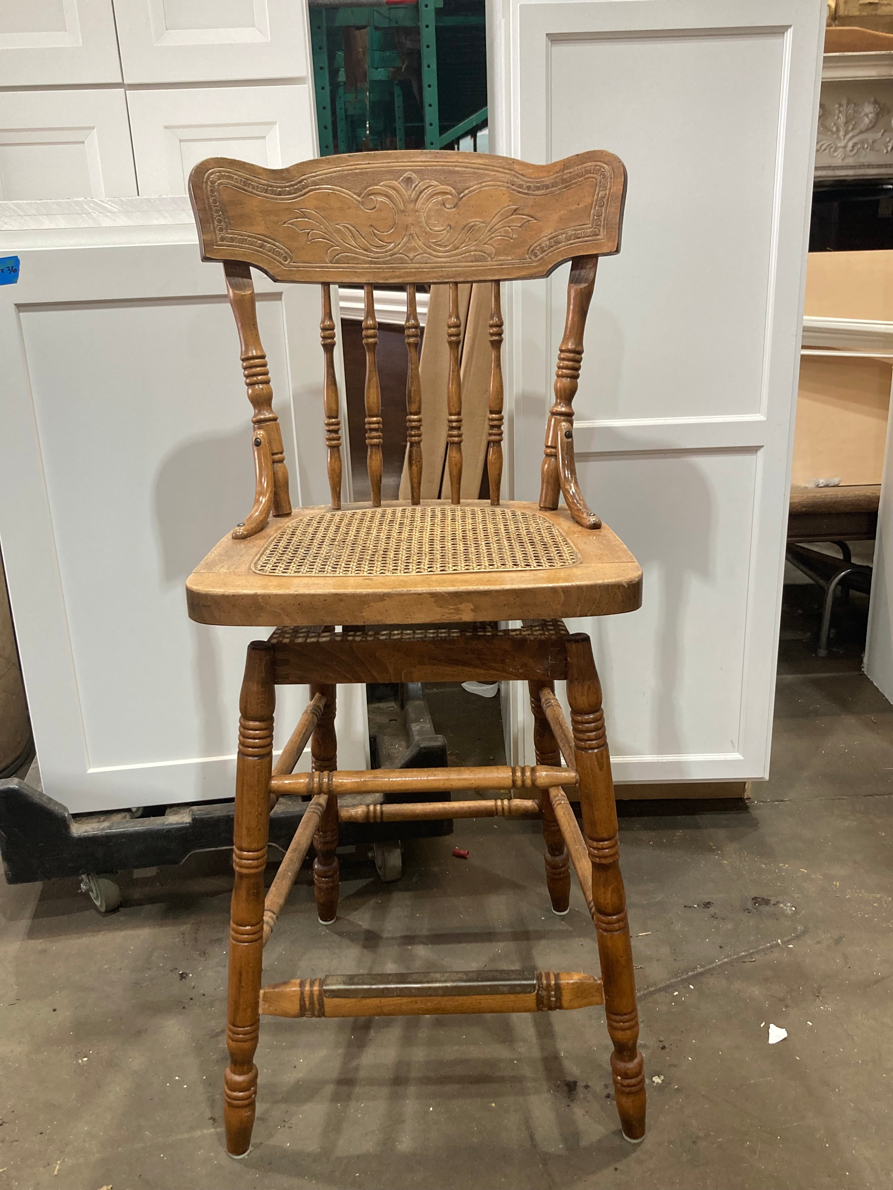 Wooden Barstool Swivel Chair