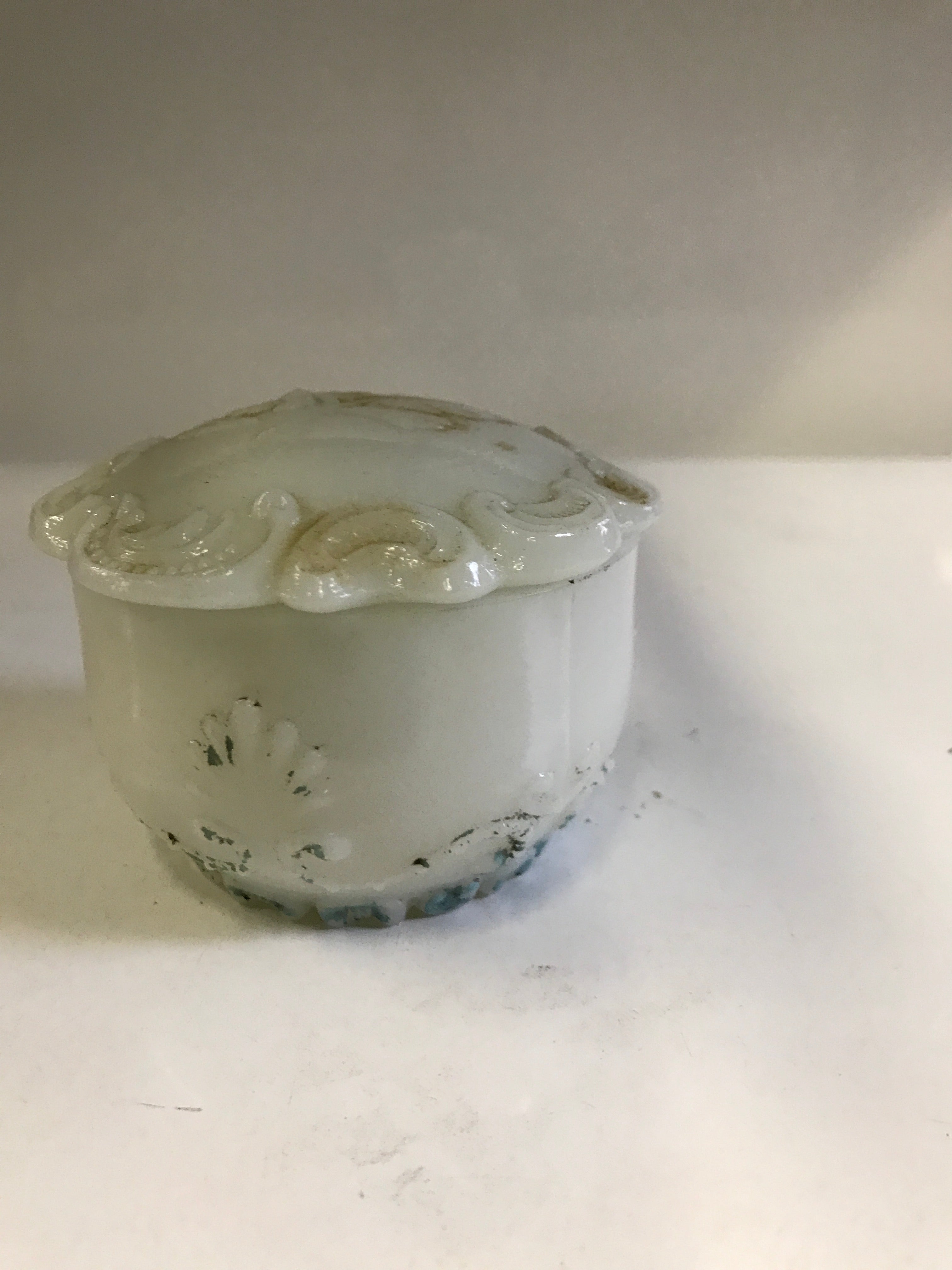 Antiqu Milk Glass Dirthridge Ray End Dresser Jar w Flower and Lid