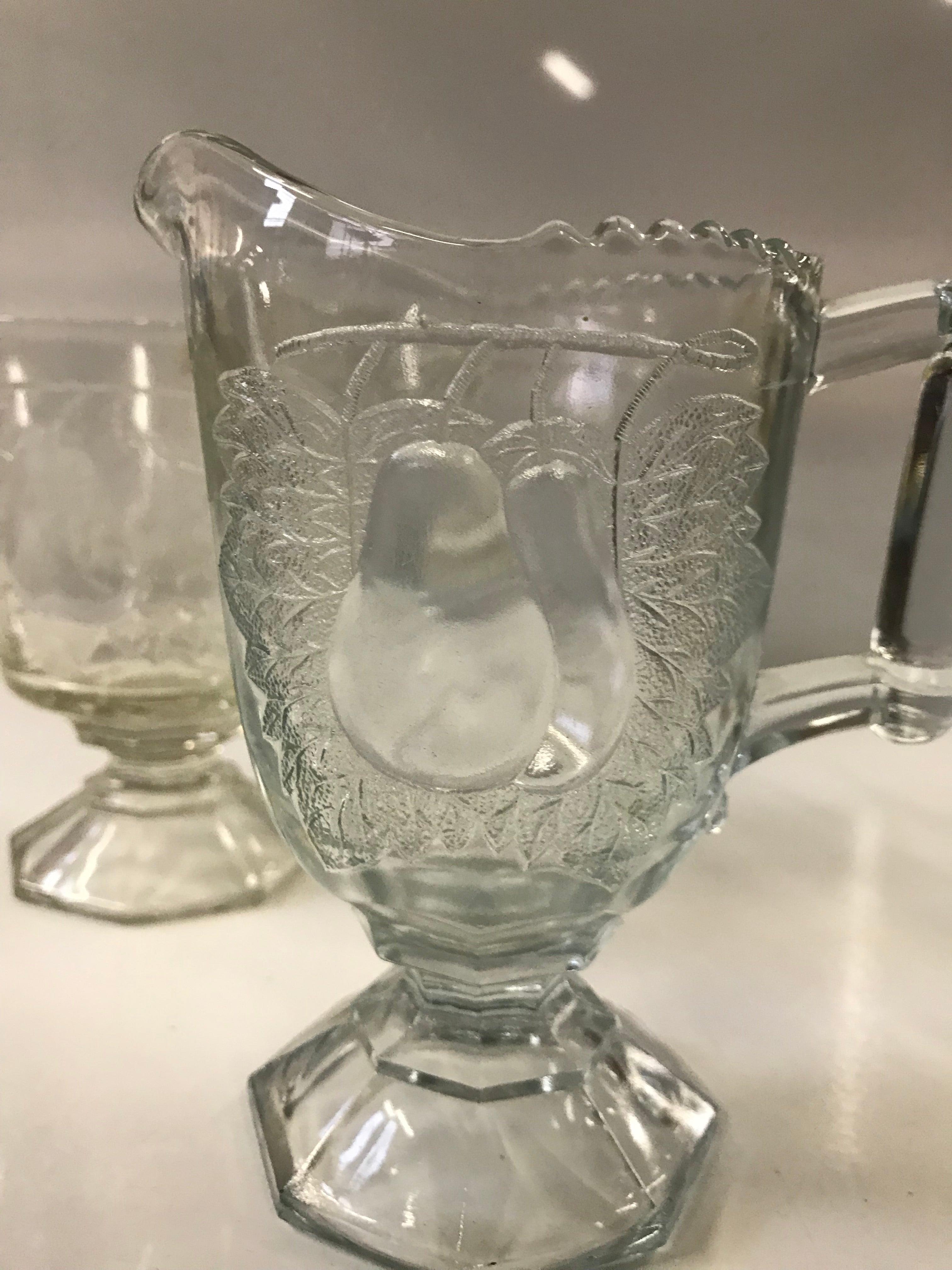 Vintage Indiana Glass “Jeanette” Boston Pear sugar & creamer set