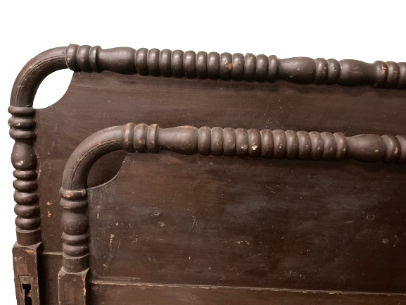 Jenny Lind Wood Spindle Bedset
