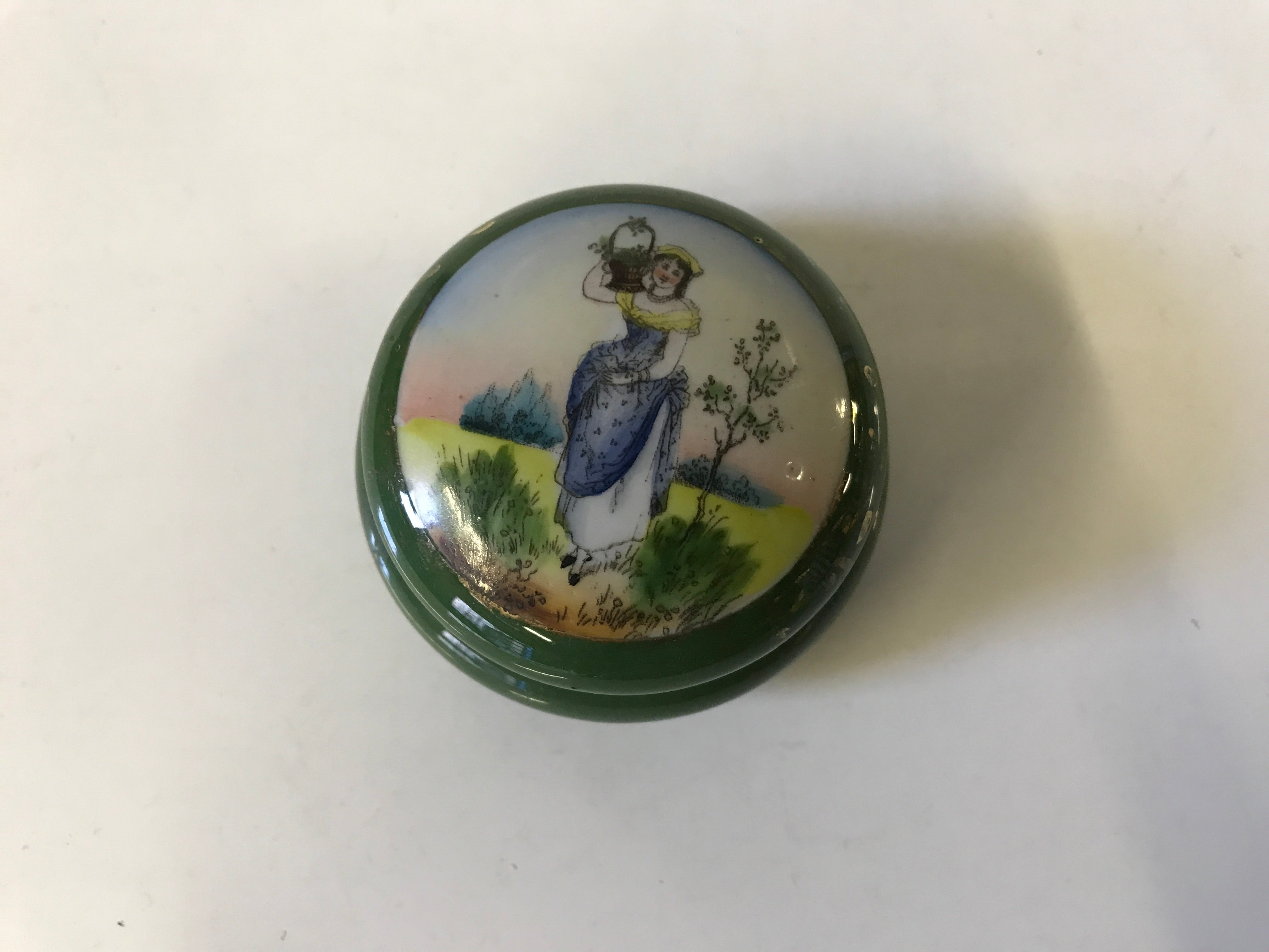 Lidded HairPin Box with Flower Maiden