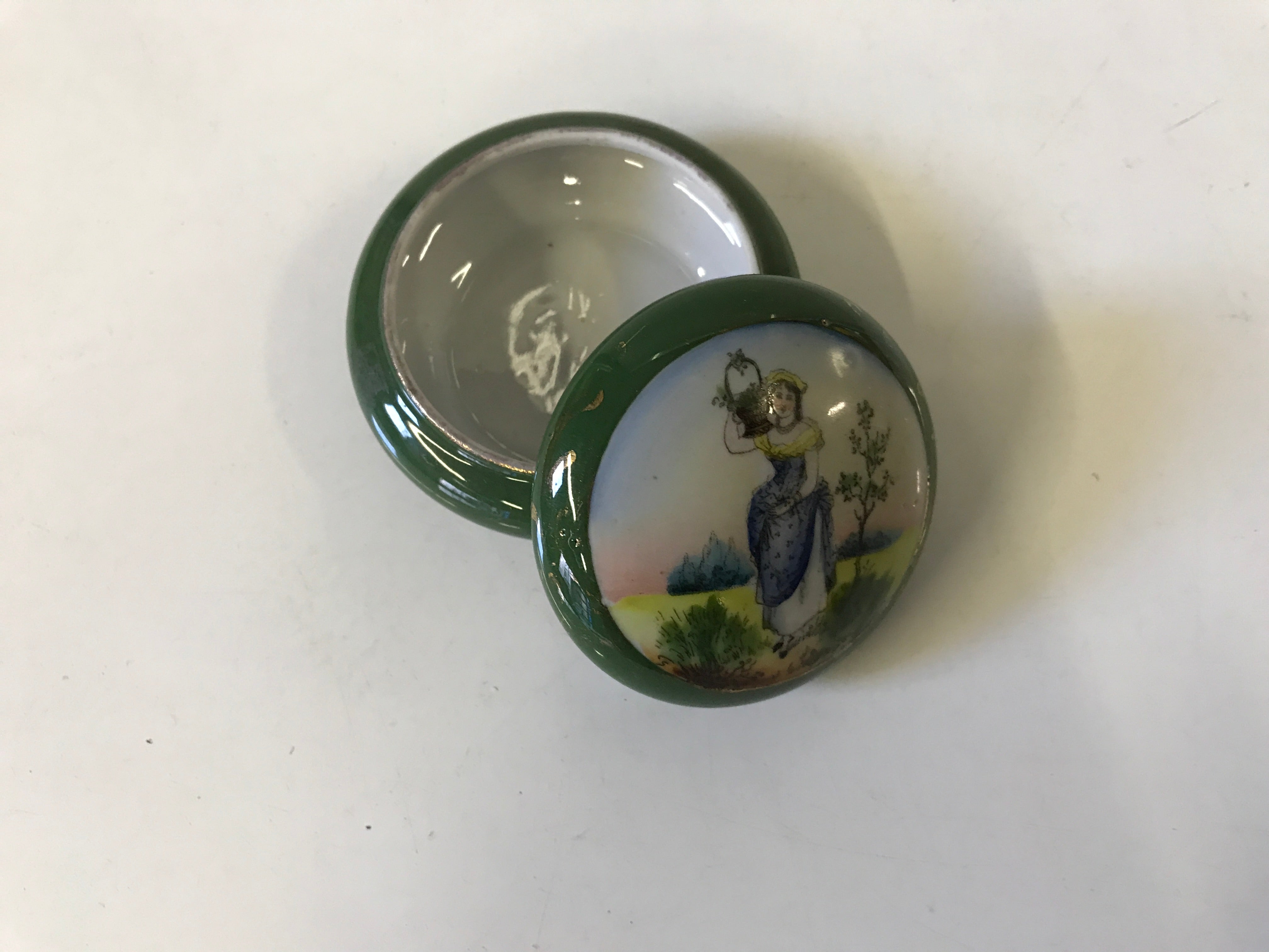 Lidded HairPin Box with Flower Maiden