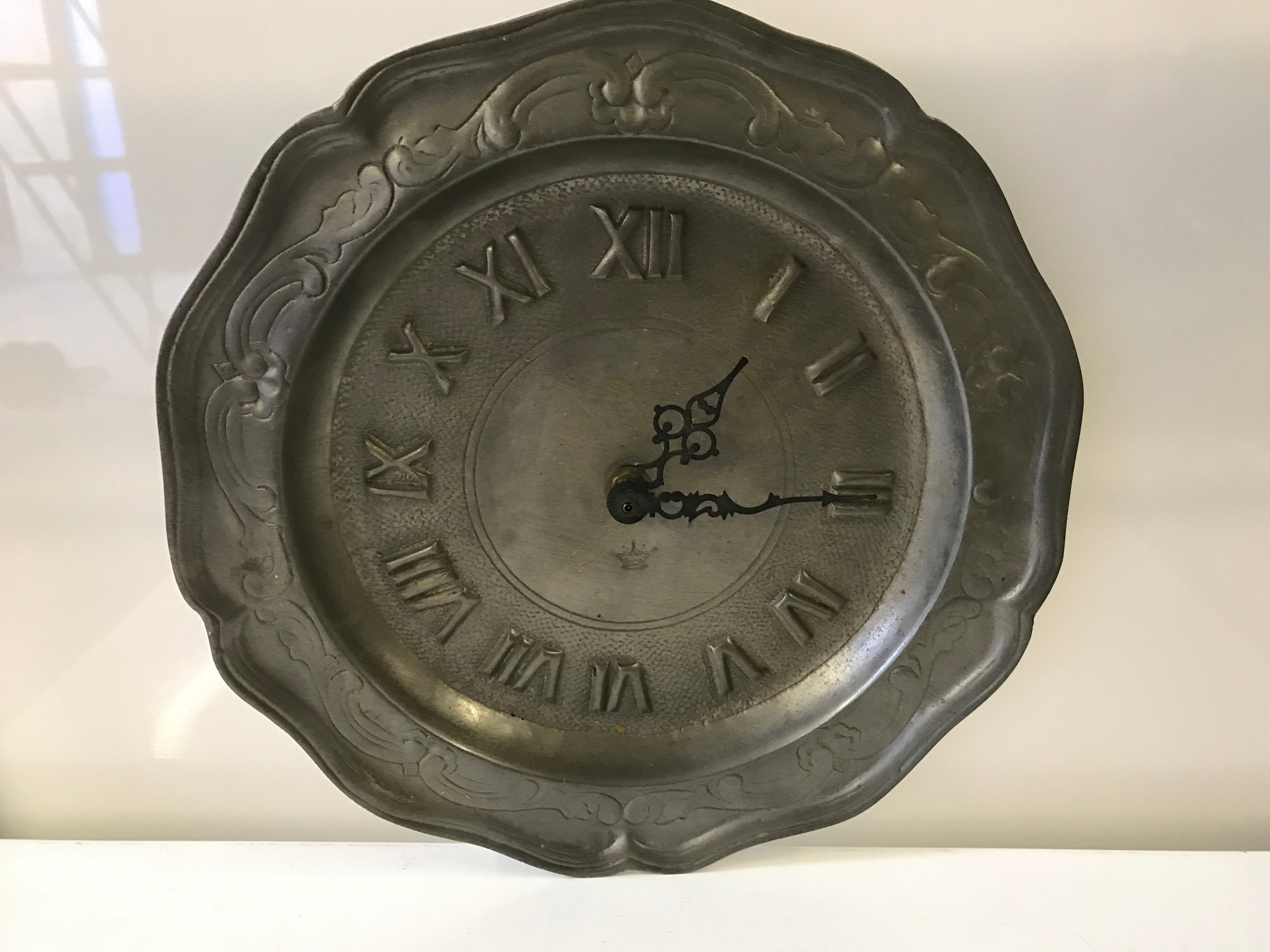 Metal Plate Wall Clock