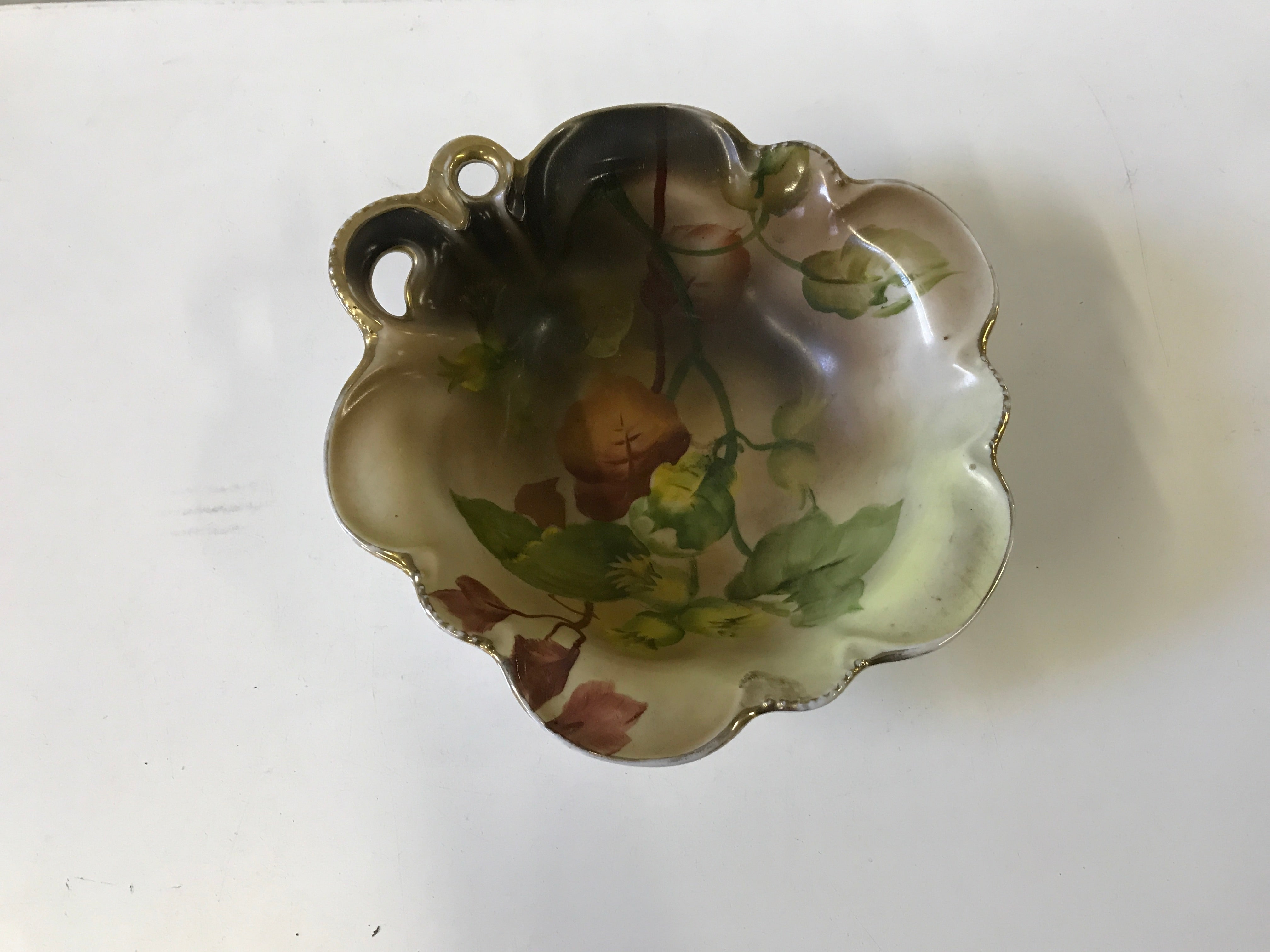 Vintage Japan Noritake Leaf Design and Shape Bowl