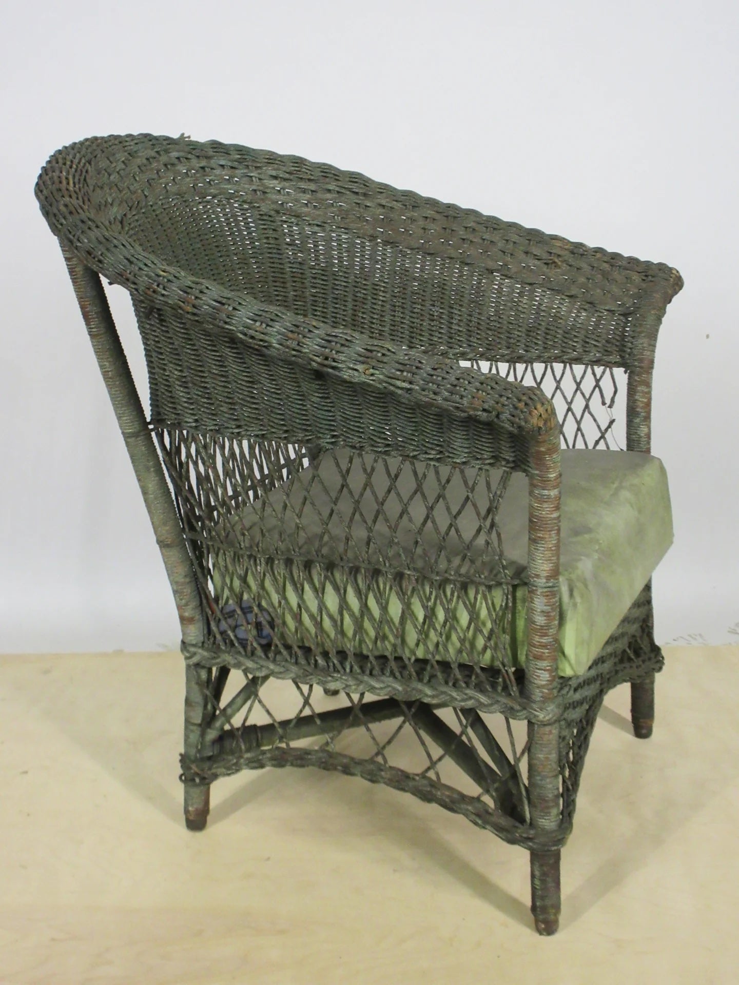 Wicker Patio Chair with Cushion