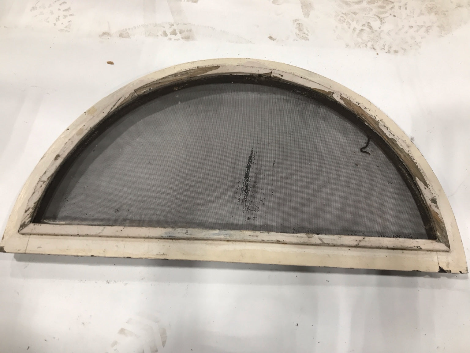Half-Moon Screen Window