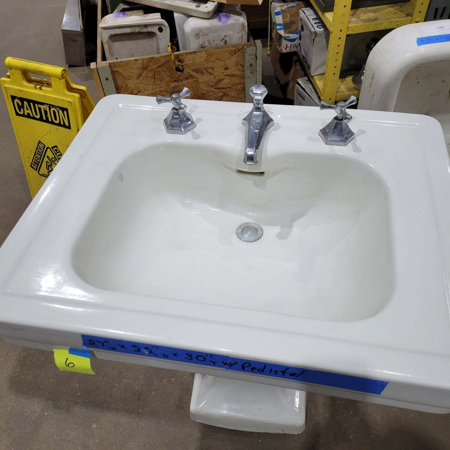 Large Pedestal Sink
