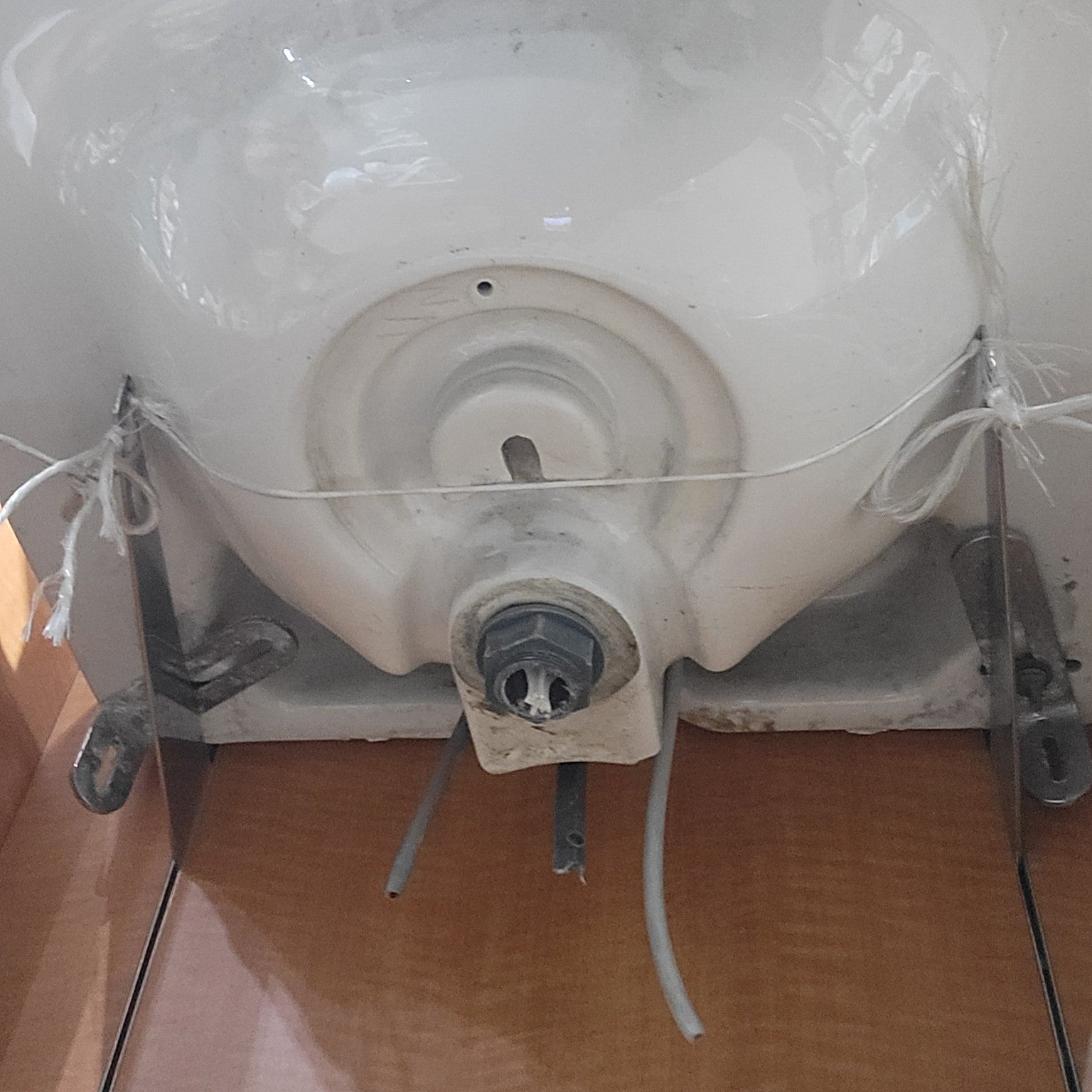 Pedestal Sink Basin (Without Pedestal)