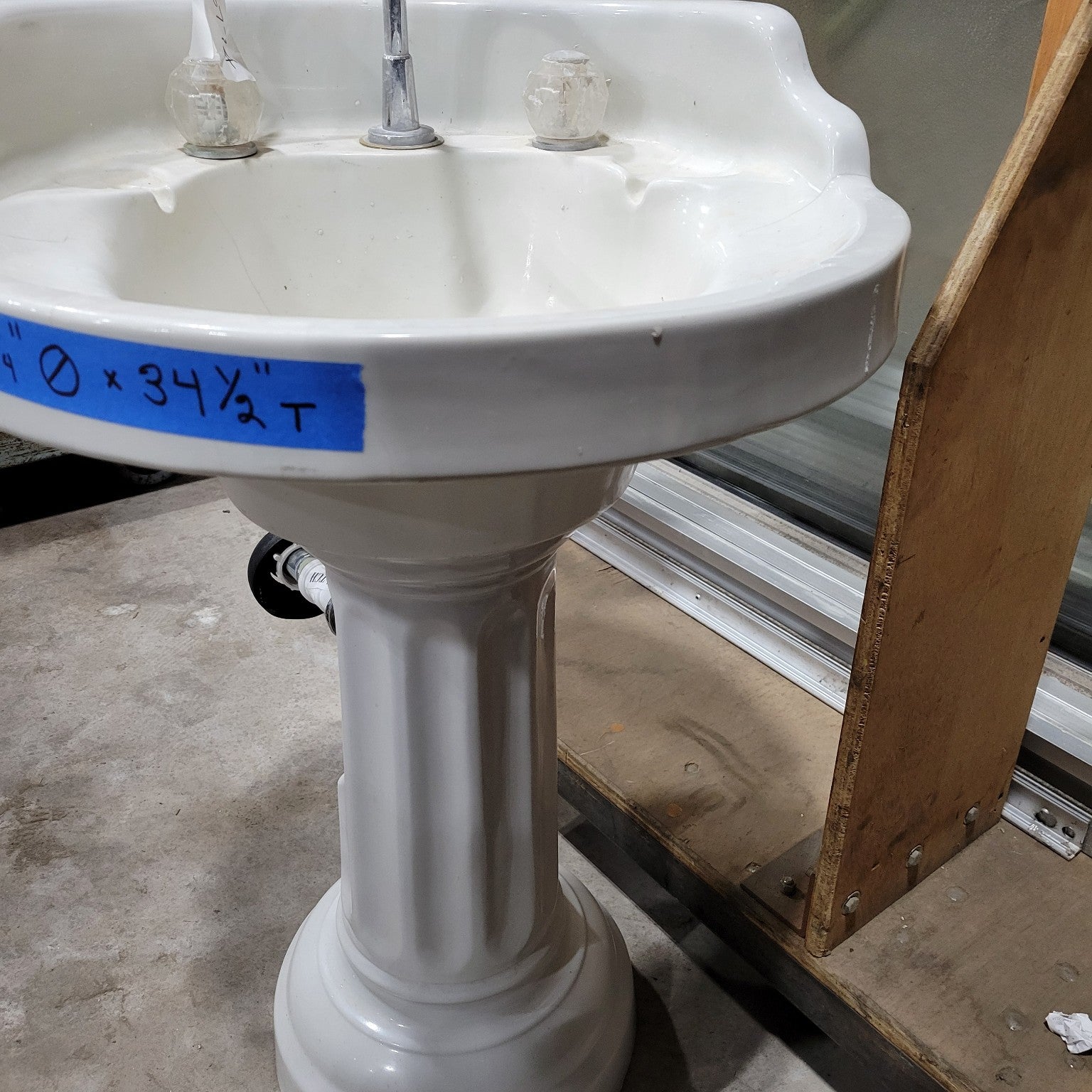 Antique Ceramic Pedestal Sink