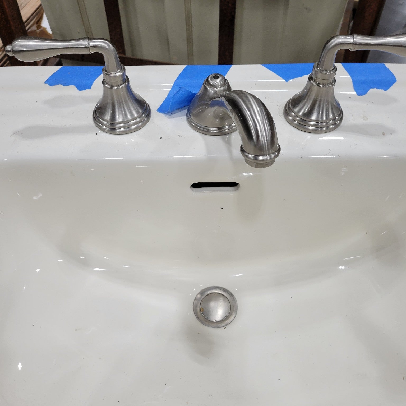 TOTO Pedestal Sink with Widespread Faucet