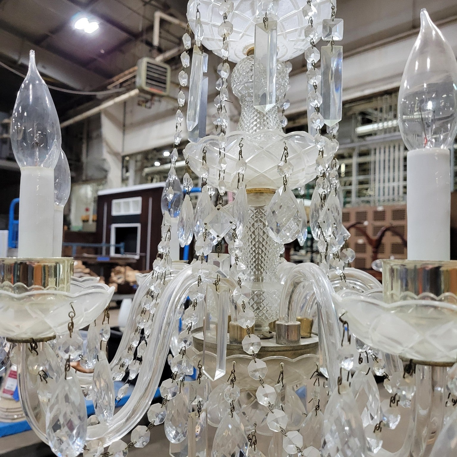 Vintage Crystal Chandelier – 6-Light Elegant Hanging Fixture