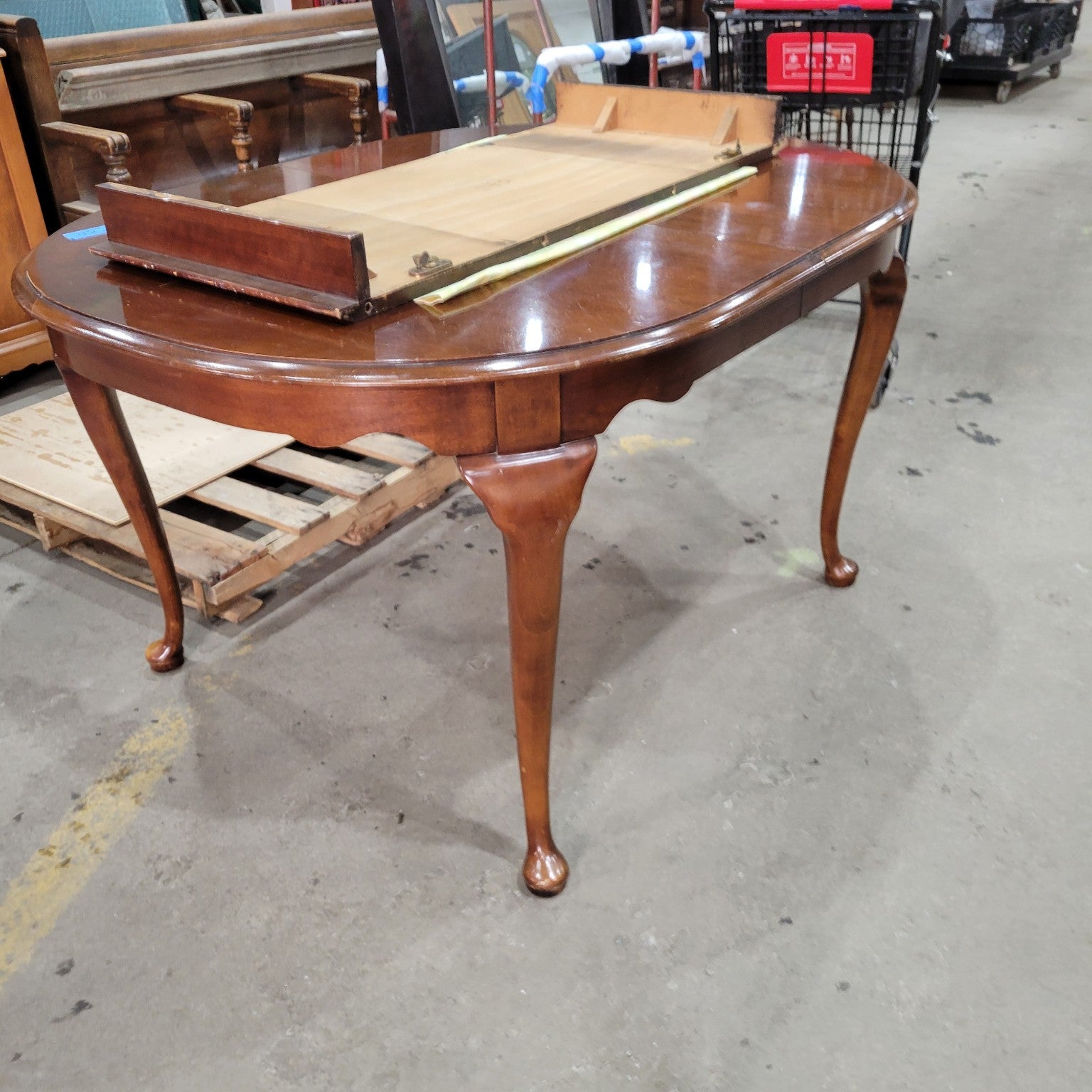 Cherry Dining Room Table with Leaves & Chairs