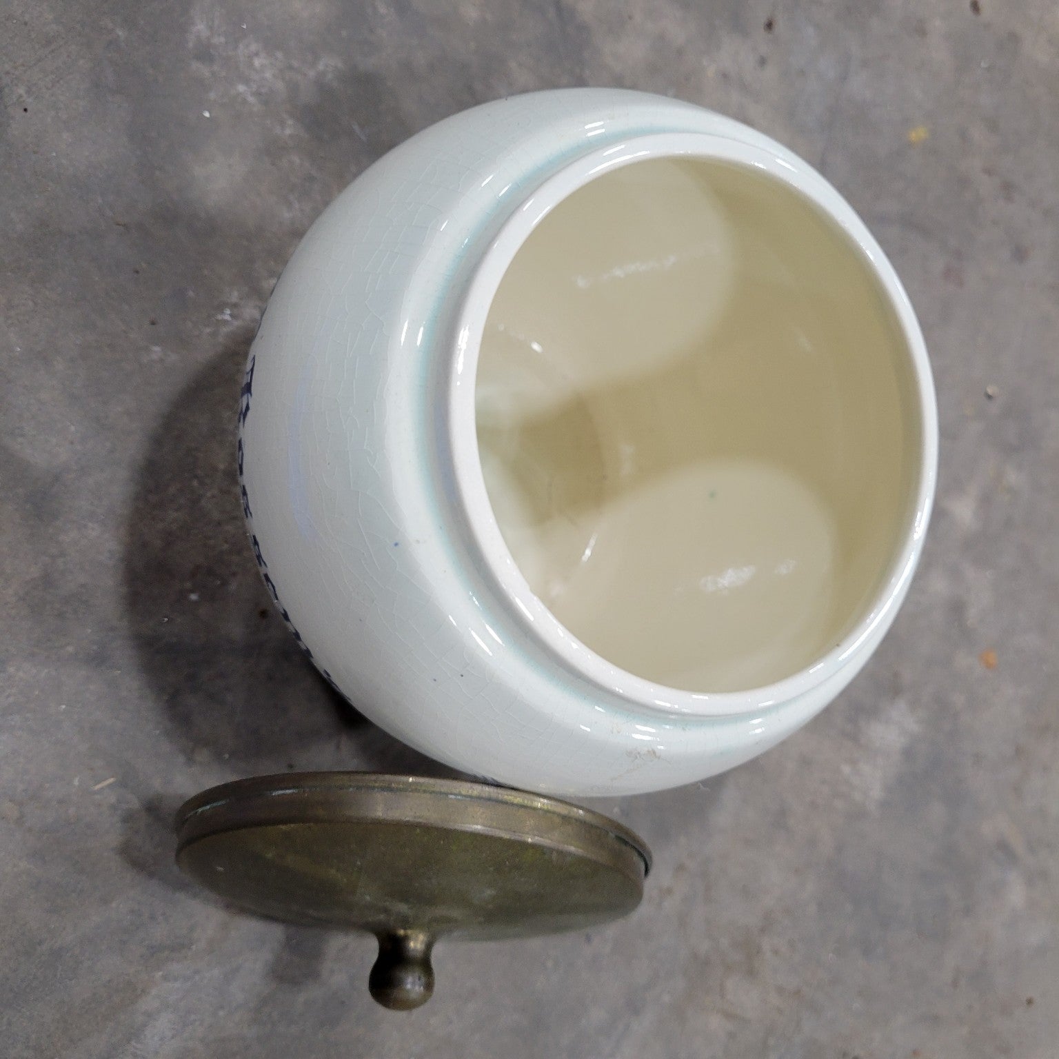 Van Rossom’s Toeback Ceramic Tobacco Jar