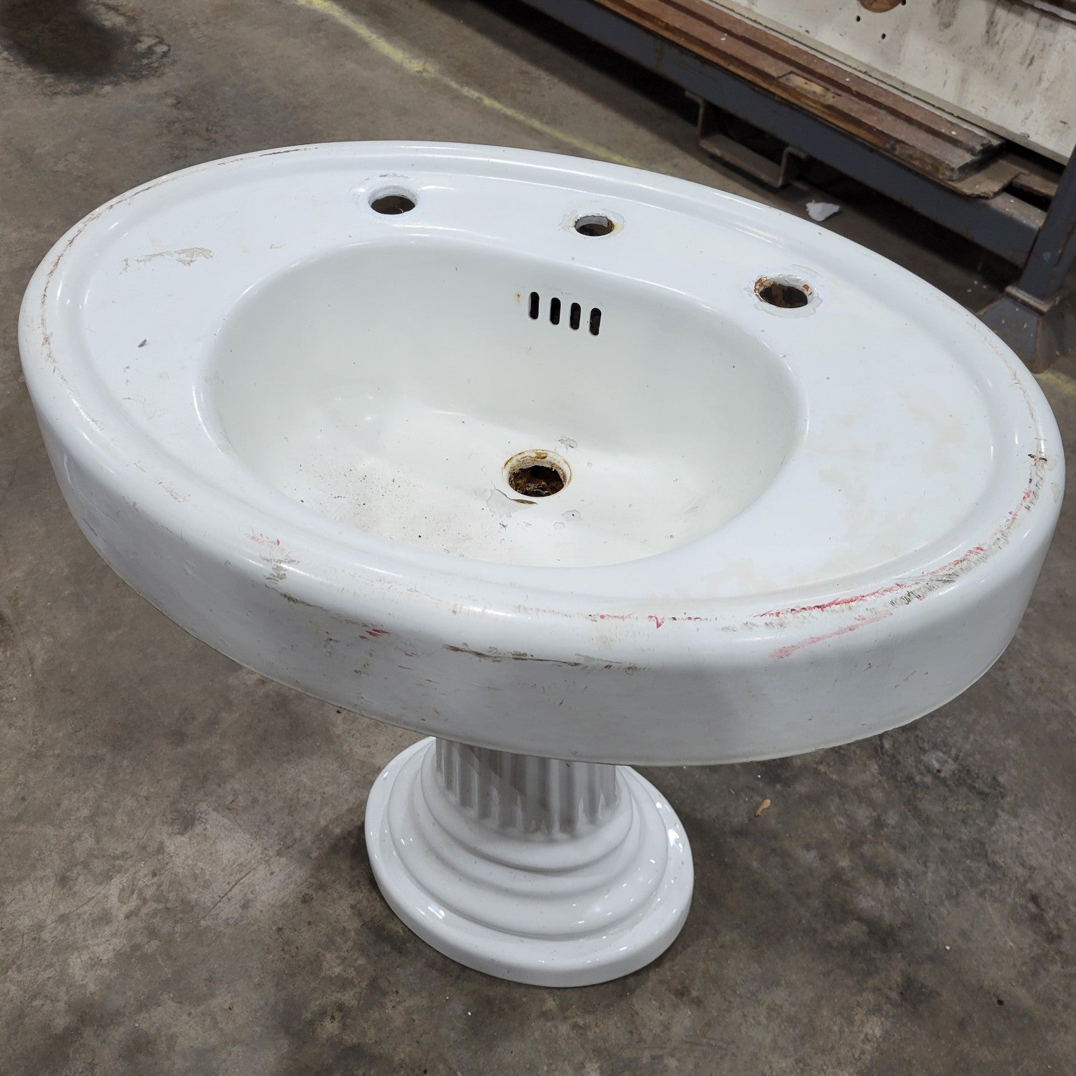 Antique Standard Pedestal Sink