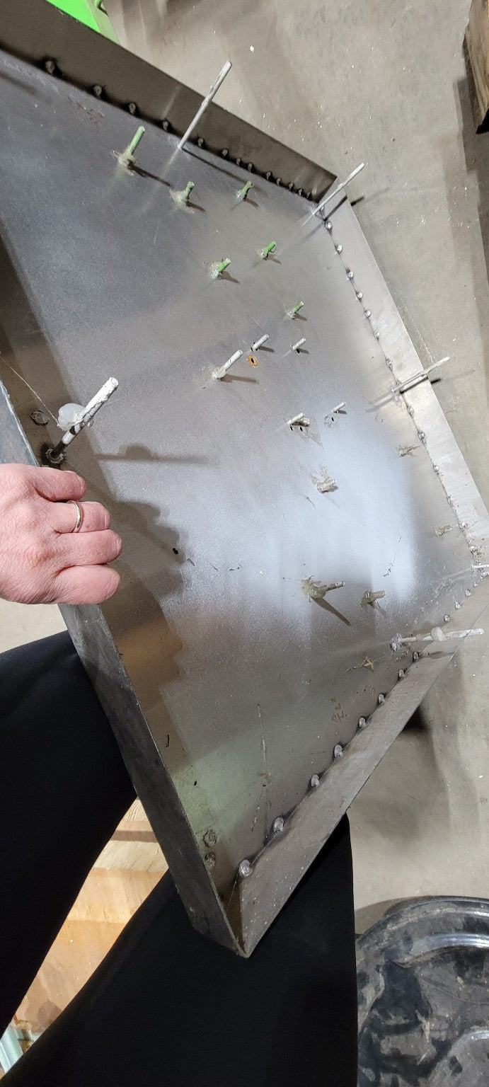 “men” Wall Sign – Green Acrylic on Black Panel