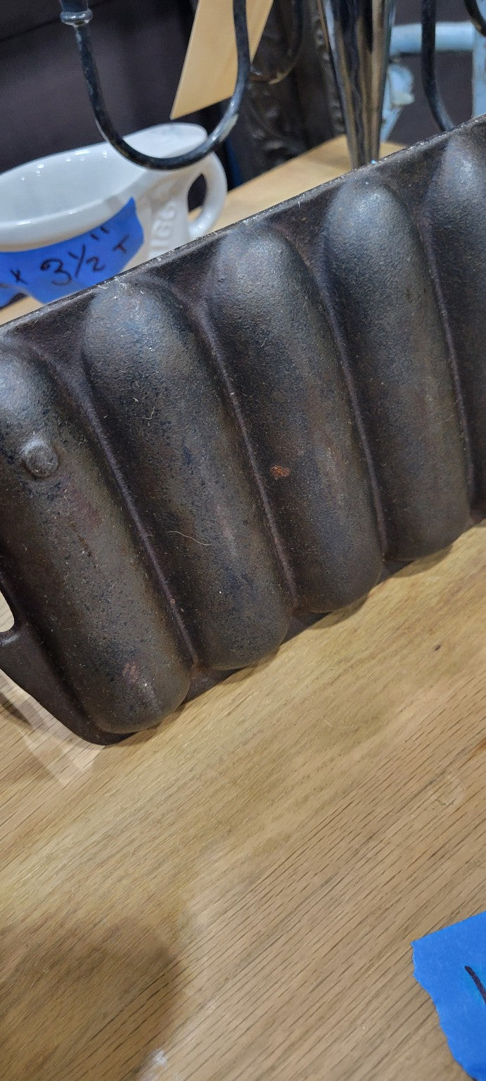 Vintage Cast Iron Cornbread Pan