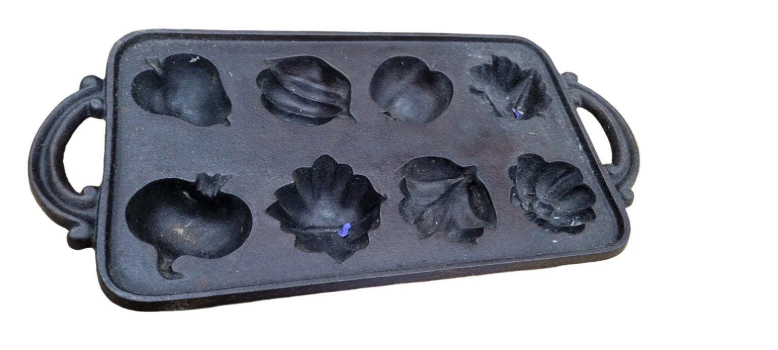 Antique Cast Iron Cornbread Mold Pan