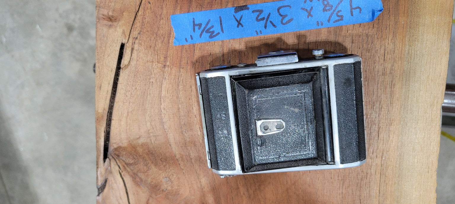 Vintage Zeiss Ikon Folding Camera with Novar-Anastigmat Lens