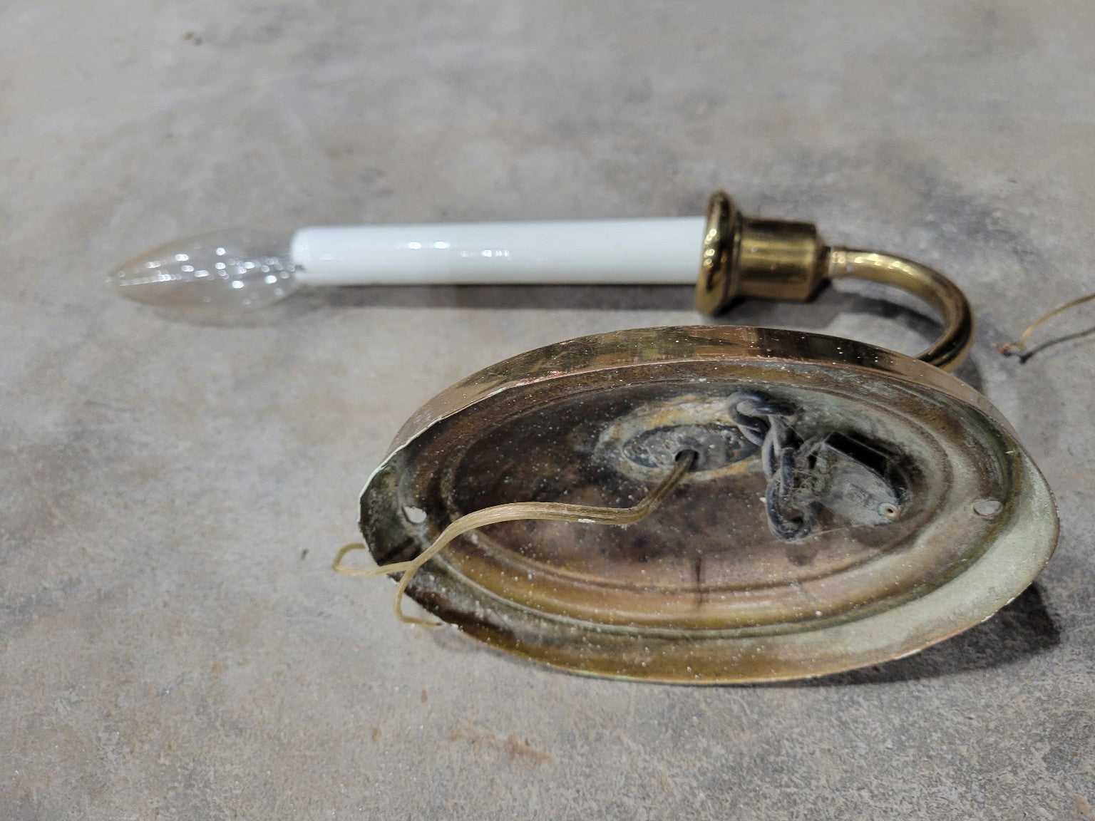 Vintage Brass Candle-Style Wall Sconce