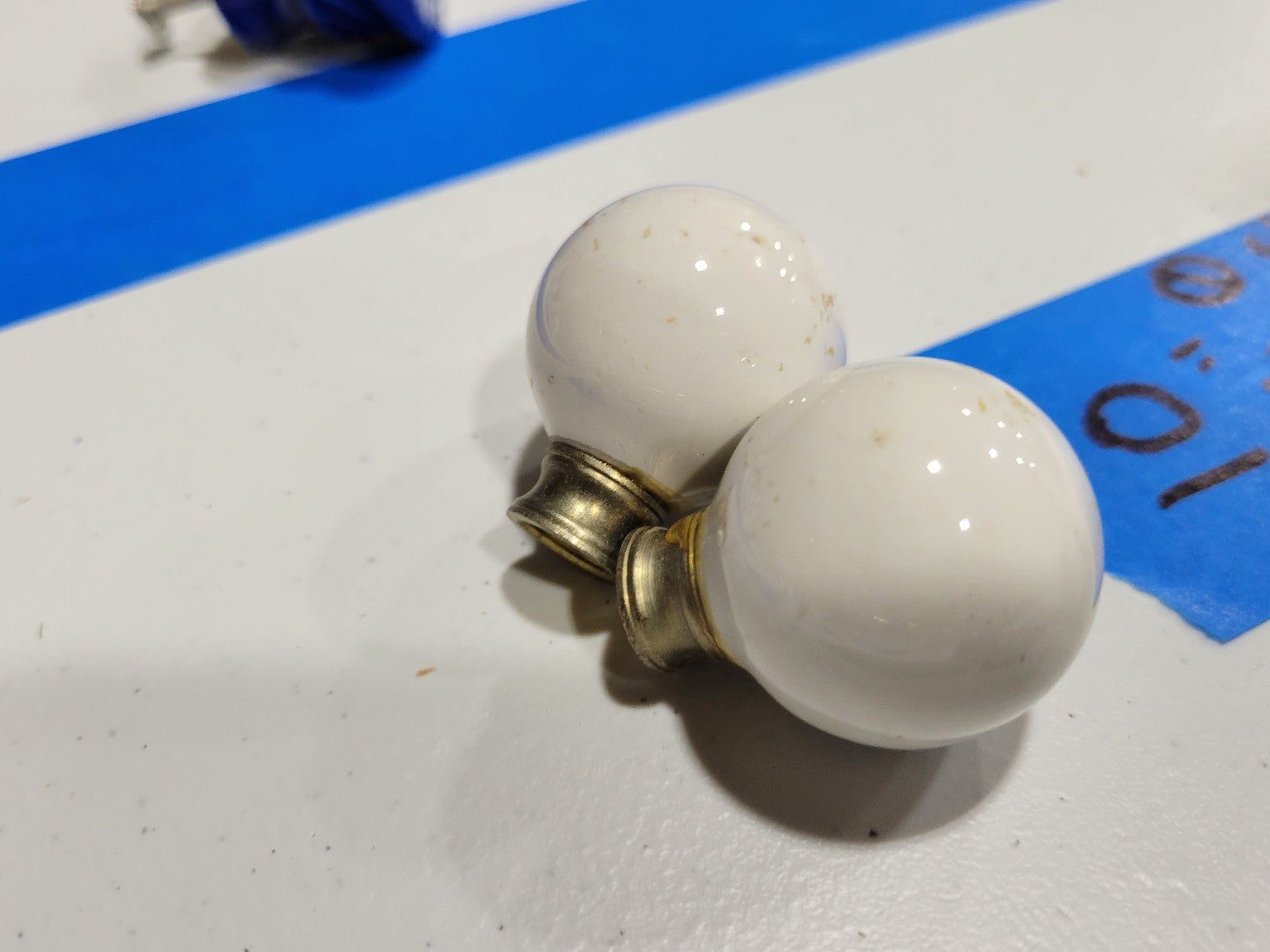 Glossy White Porcelain Ball Knobs with Silver-Tone Base – Set of 2 (1 ¼")