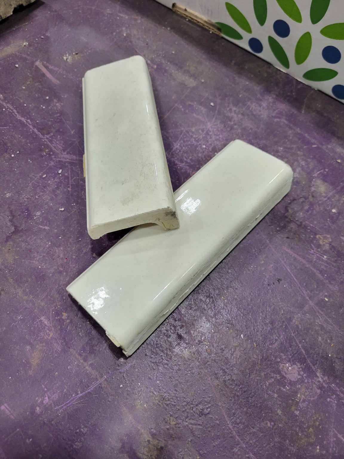 Lot of 32 Pieces - White 6" x 2" Bullnose Edge Tiles