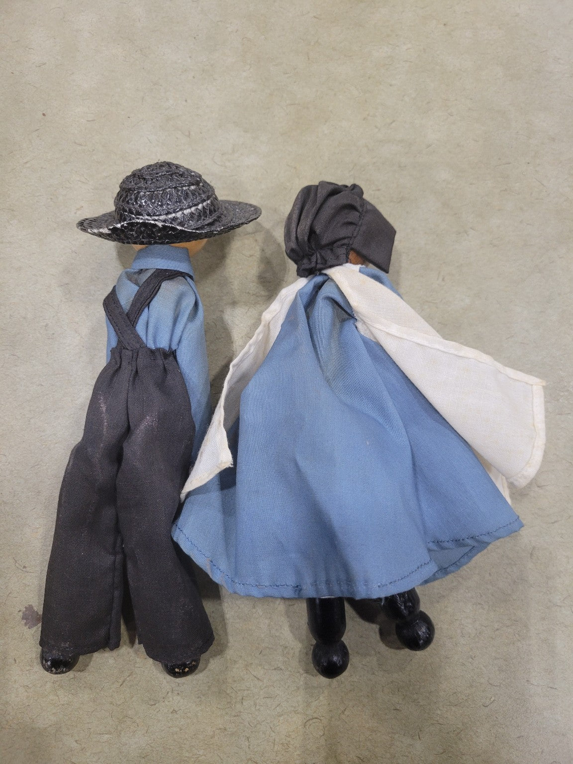 Vintage Wooden Amish Doll Pair