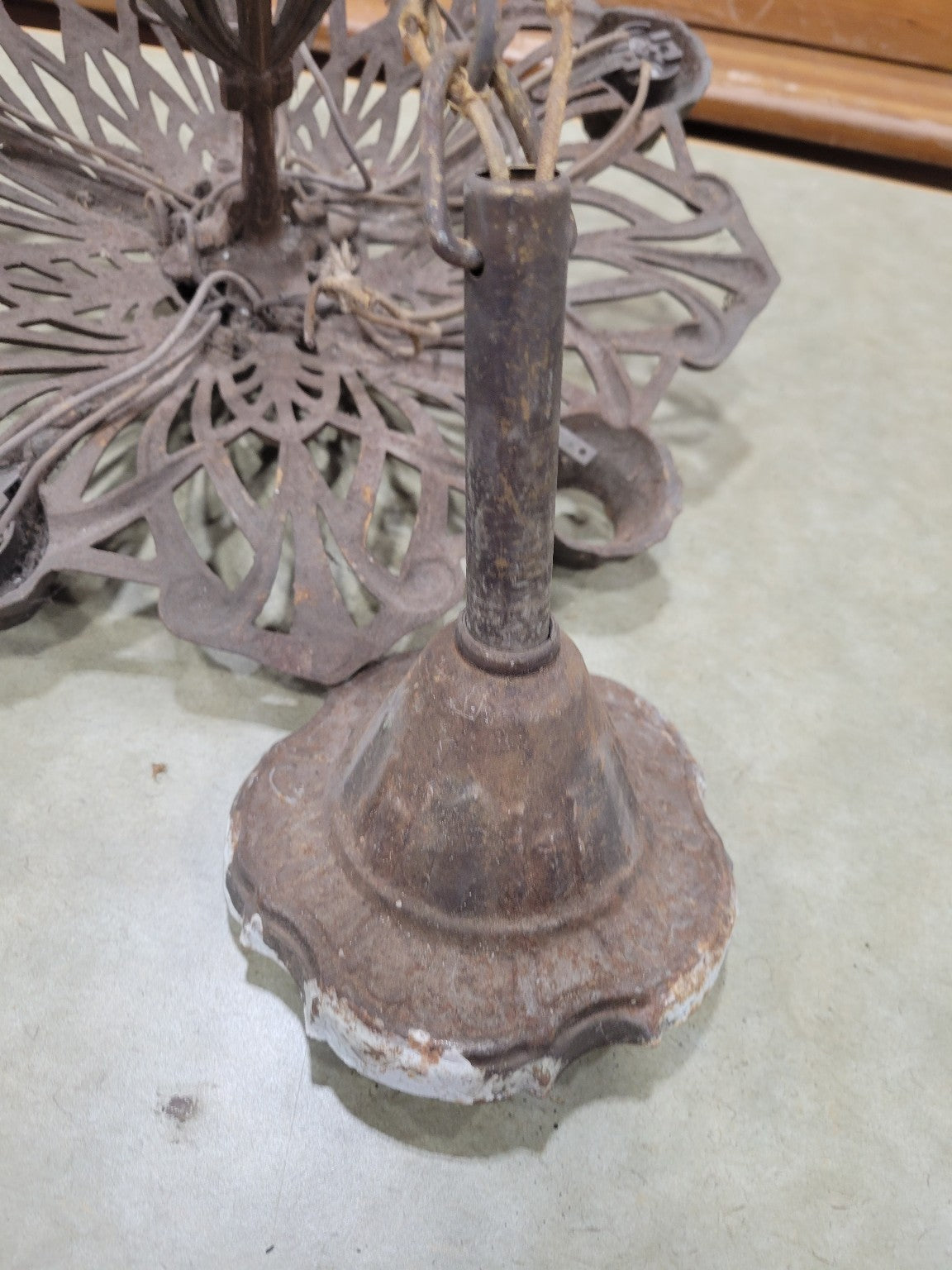 Antique Cast Iron Art Deco Chandelier – Ornate Six-Light Frame (AS IS)