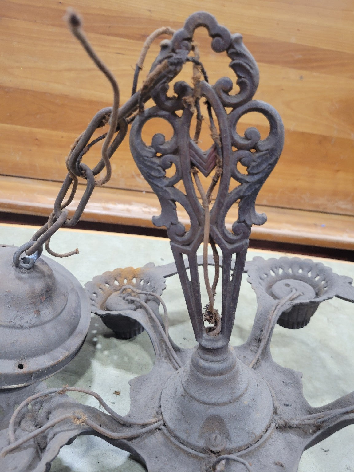 Antique Cast Iron 5-Light Chandelier Frame – Needs Rewiring (AS IS)