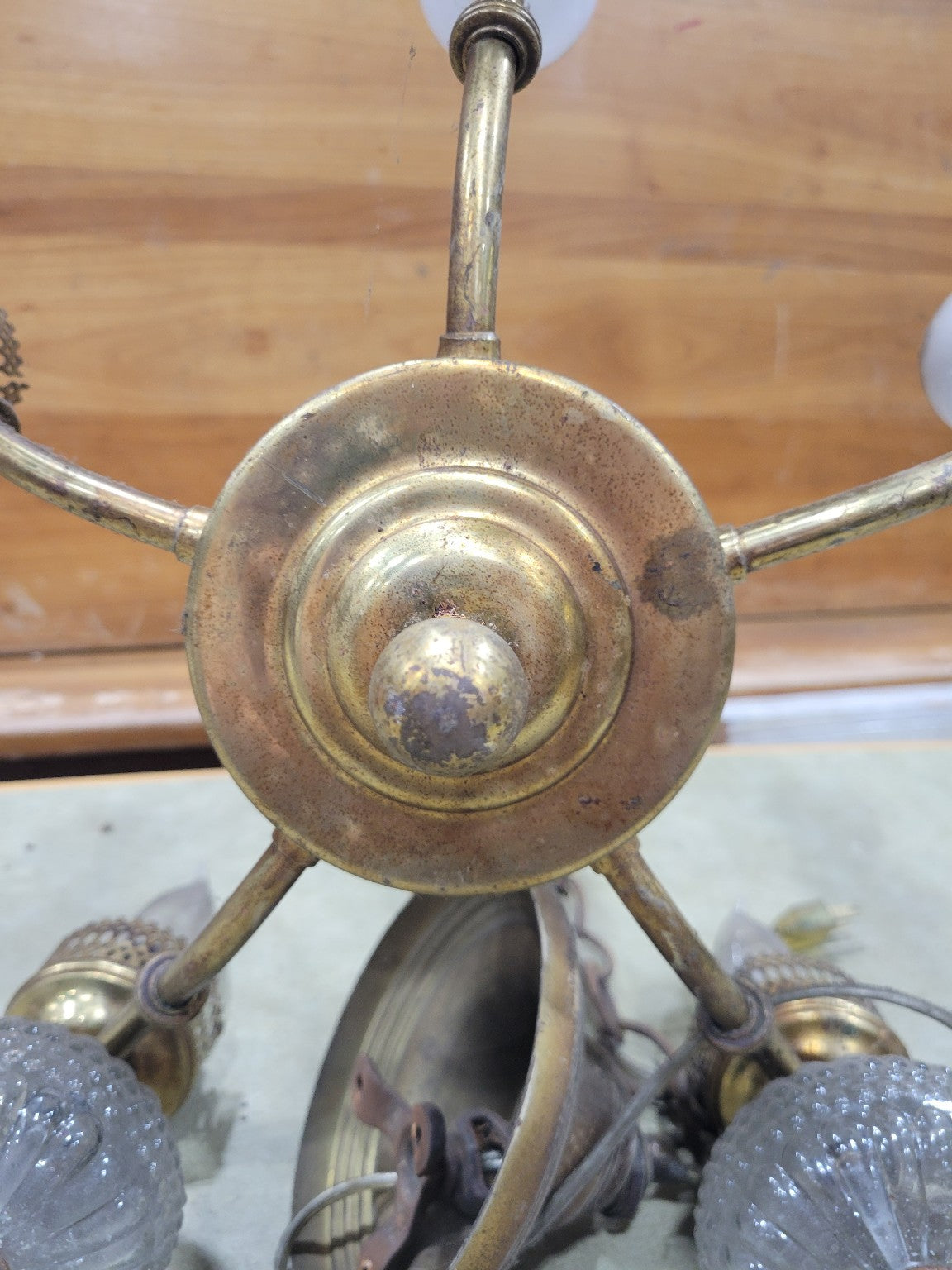 Mid-Century Brass & Glass 5-Light Chandelier – Rewiring Needed (AS IS)