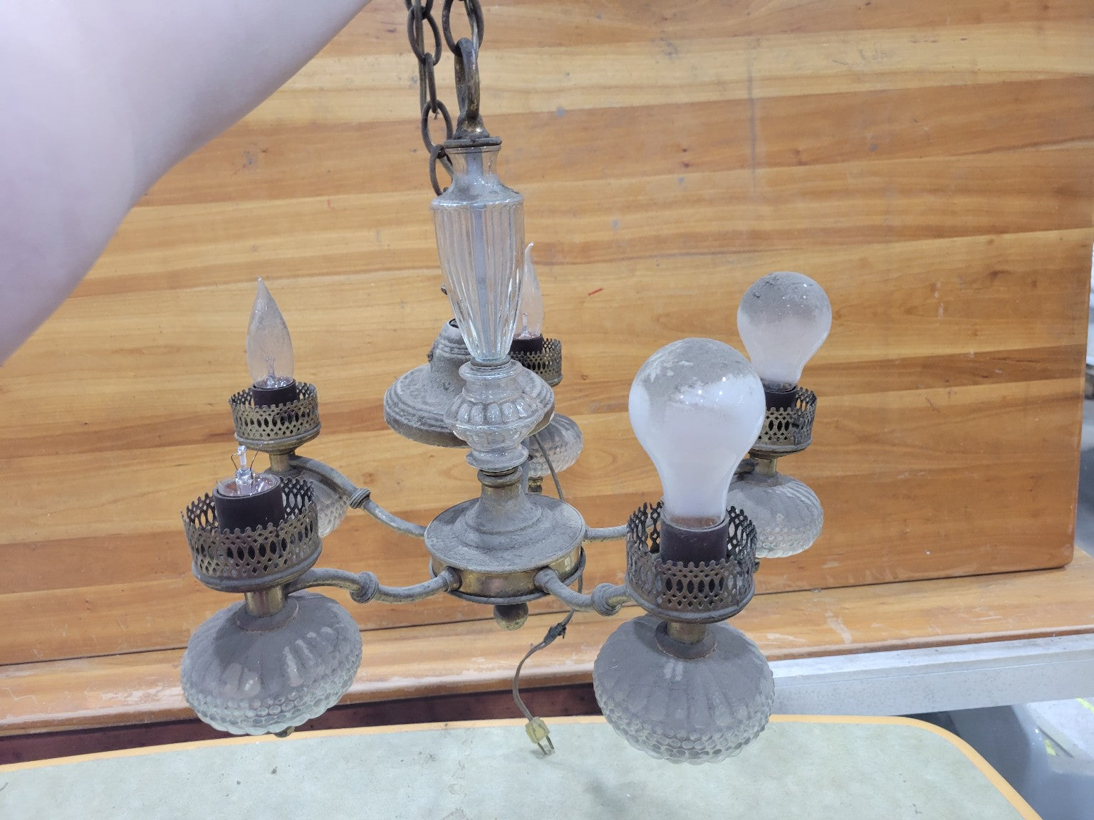 Mid-Century Brass & Glass 5-Light Chandelier – Rewiring Needed (AS IS)