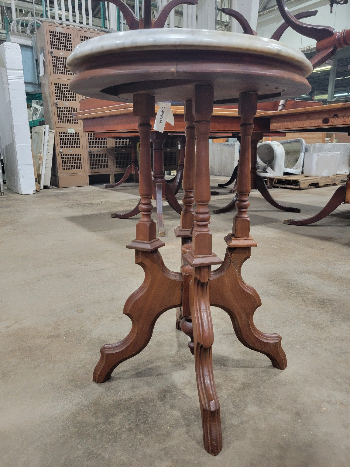 Victorian Revival Marble-Top Parlor Table – Carved Walnut Base – 19 ⅜" Dia x 30 ¾" H